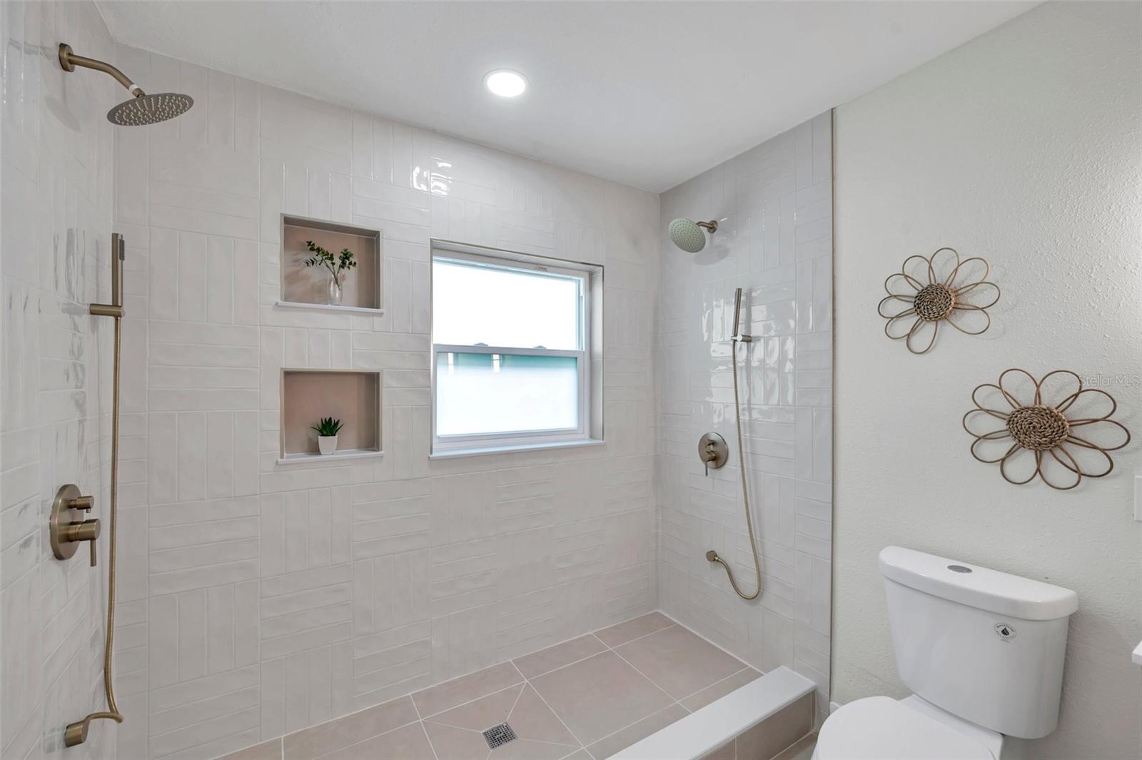 5833 DARTMOUTH AVE N, ST PETERSBURG, FL, 33710