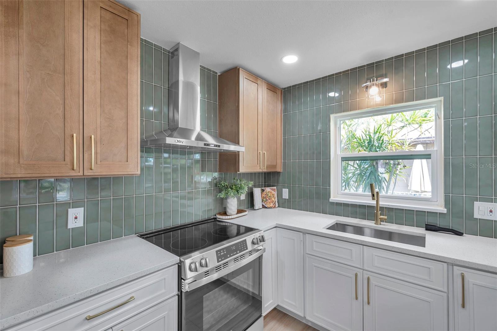 5833 DARTMOUTH AVE N, ST PETERSBURG, FL, 33710