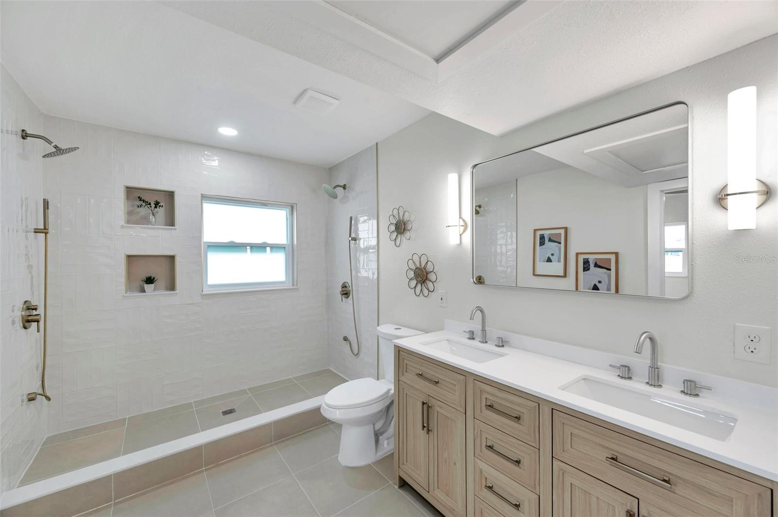 5833 DARTMOUTH AVE N, ST PETERSBURG, FL, 33710