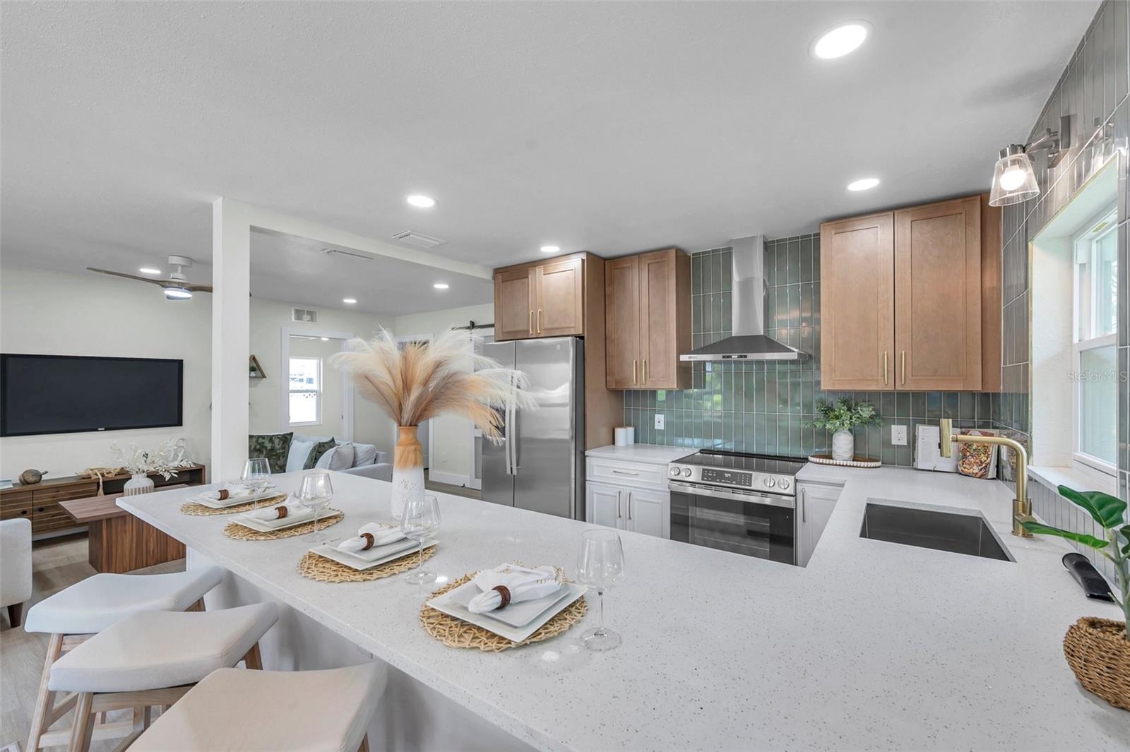 5833 DARTMOUTH AVE N, ST PETERSBURG, FL, 33710