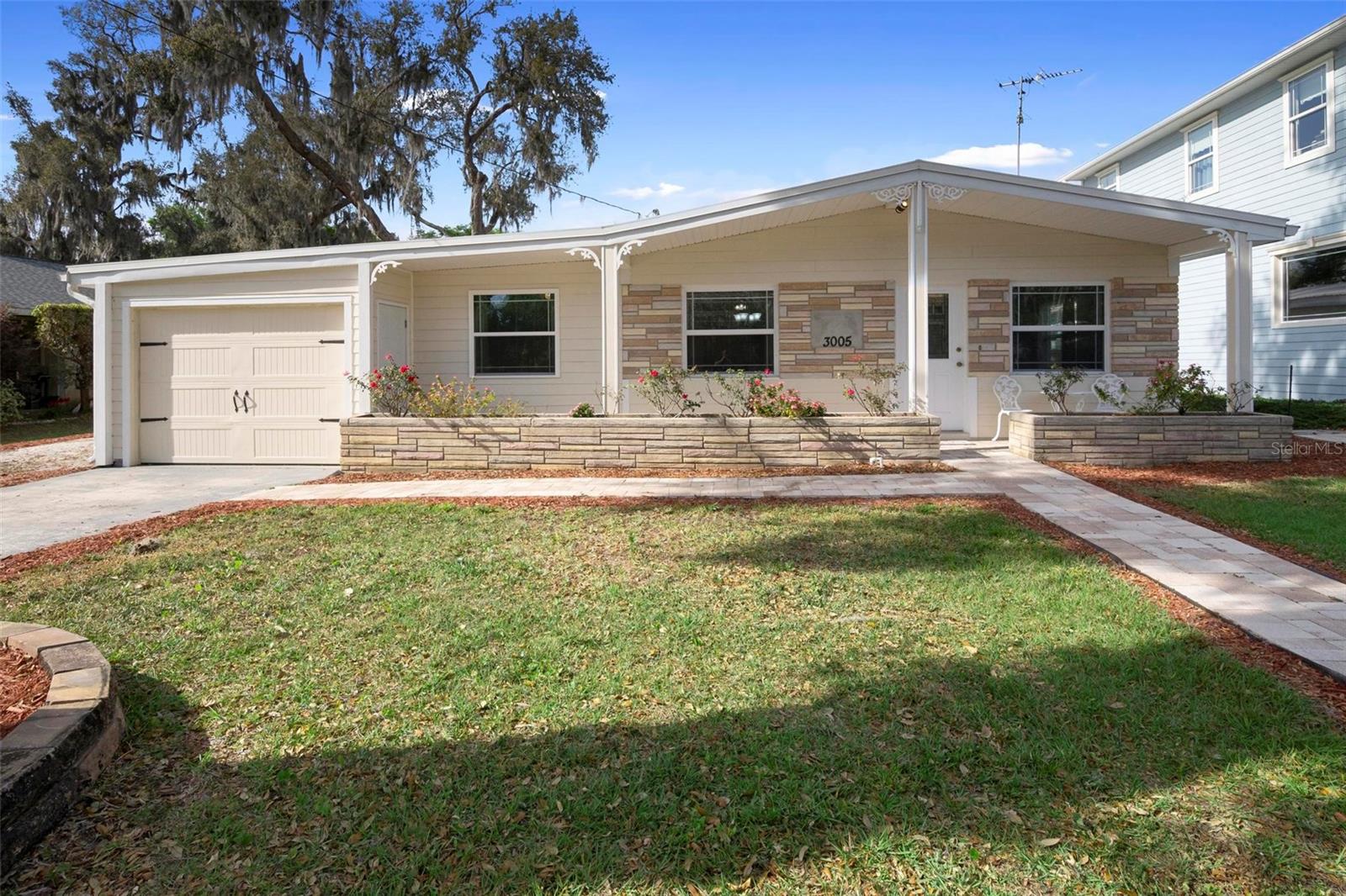 3005 GARDEN RD, EUSTIS, FL, 32726