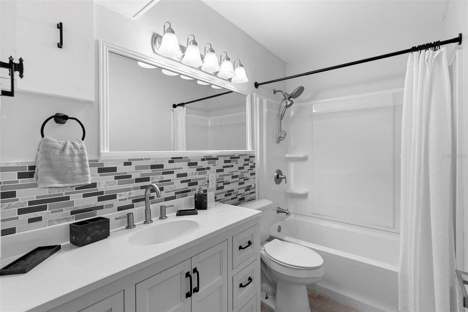 3005 GARDEN RD, EUSTIS, FL, 32726