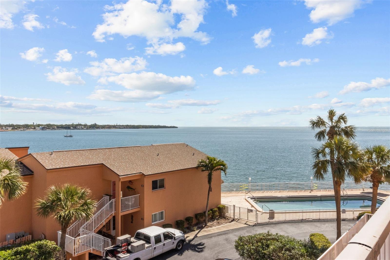 7430 SUNSHINE SKYWAY LN S #402, ST PETERSBURG, FL, 33711