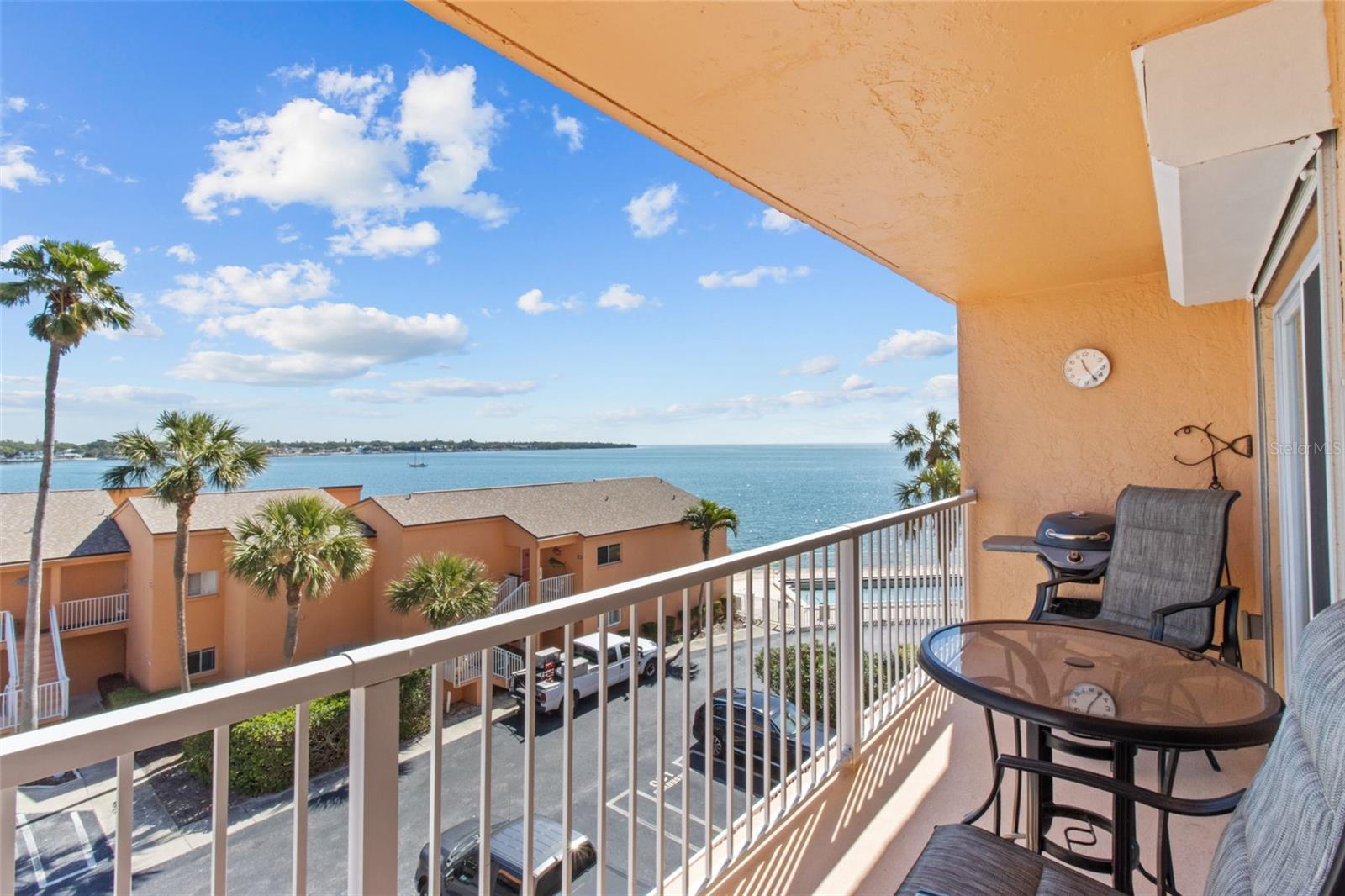 7430 SUNSHINE SKYWAY LN S #402, ST PETERSBURG, FL, 33711