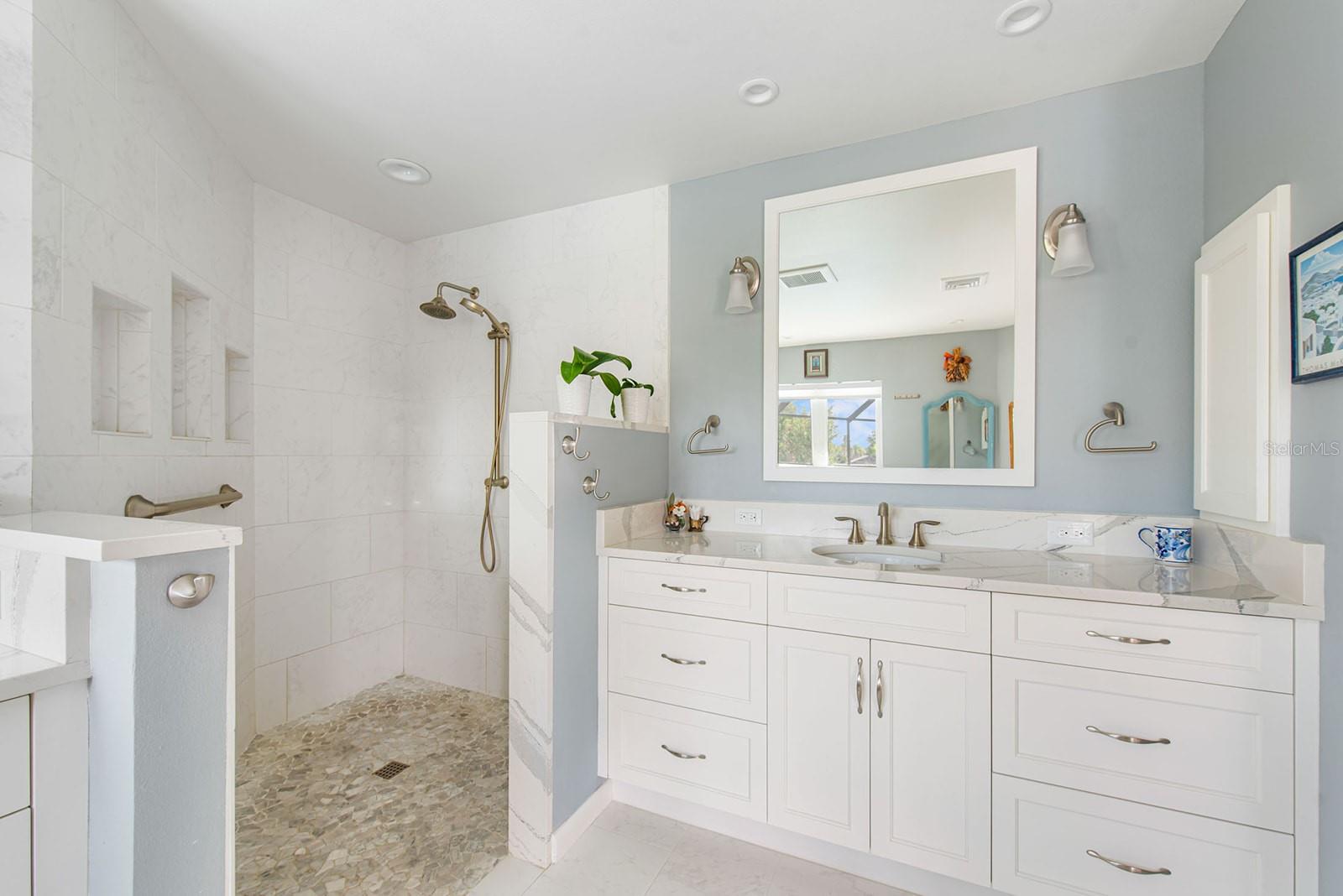 60 N OXFORD DR, ENGLEWOOD, FL, 34223