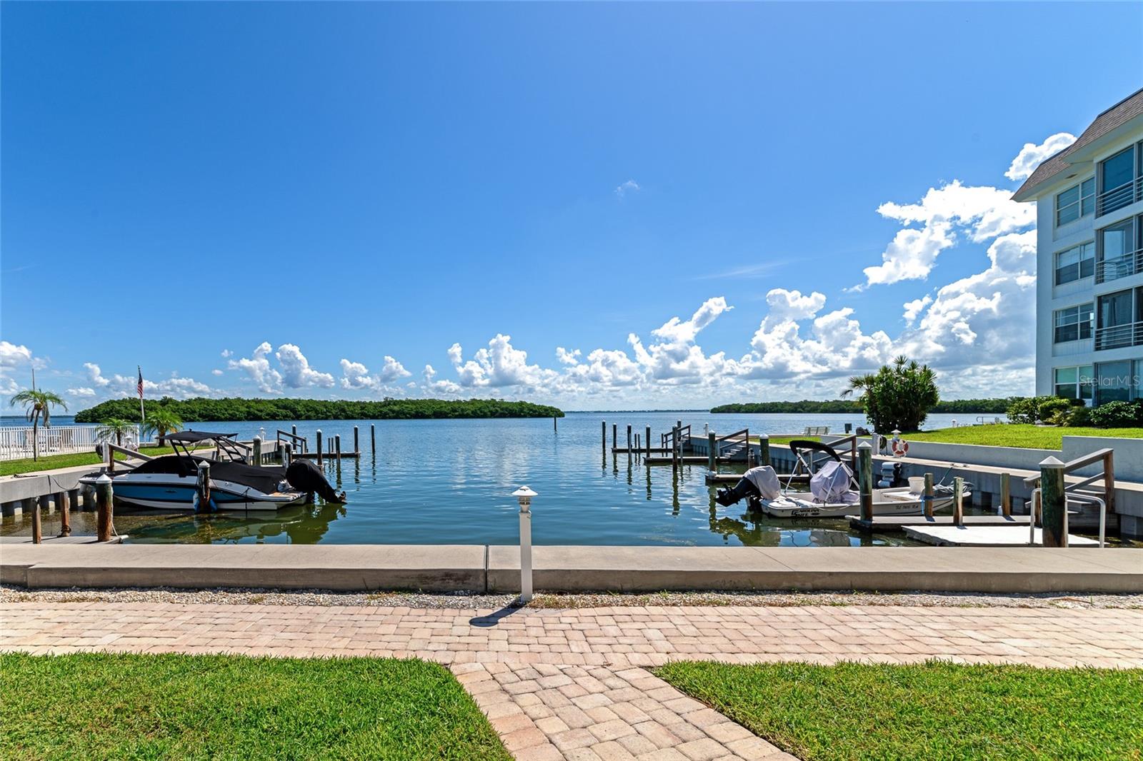 605 SUTTON PL #401-A, LONGBOAT KEY, FL, 34228