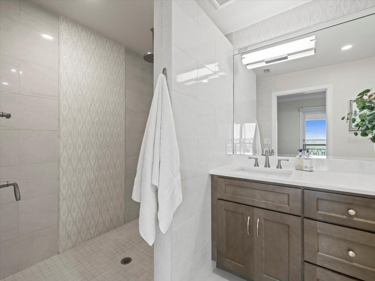 2087 EDGEWATER DR #C, CLEARWATER, FL, 33755