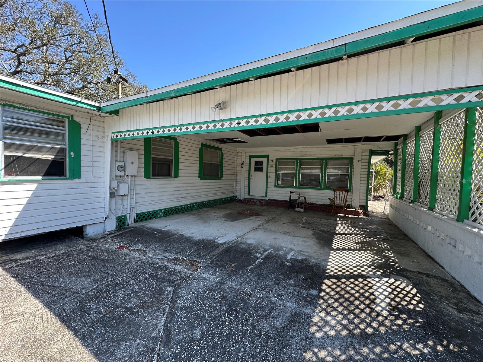 609 S. DISSTON AVE AVE, TARPON SPRINGS, FL, 34689