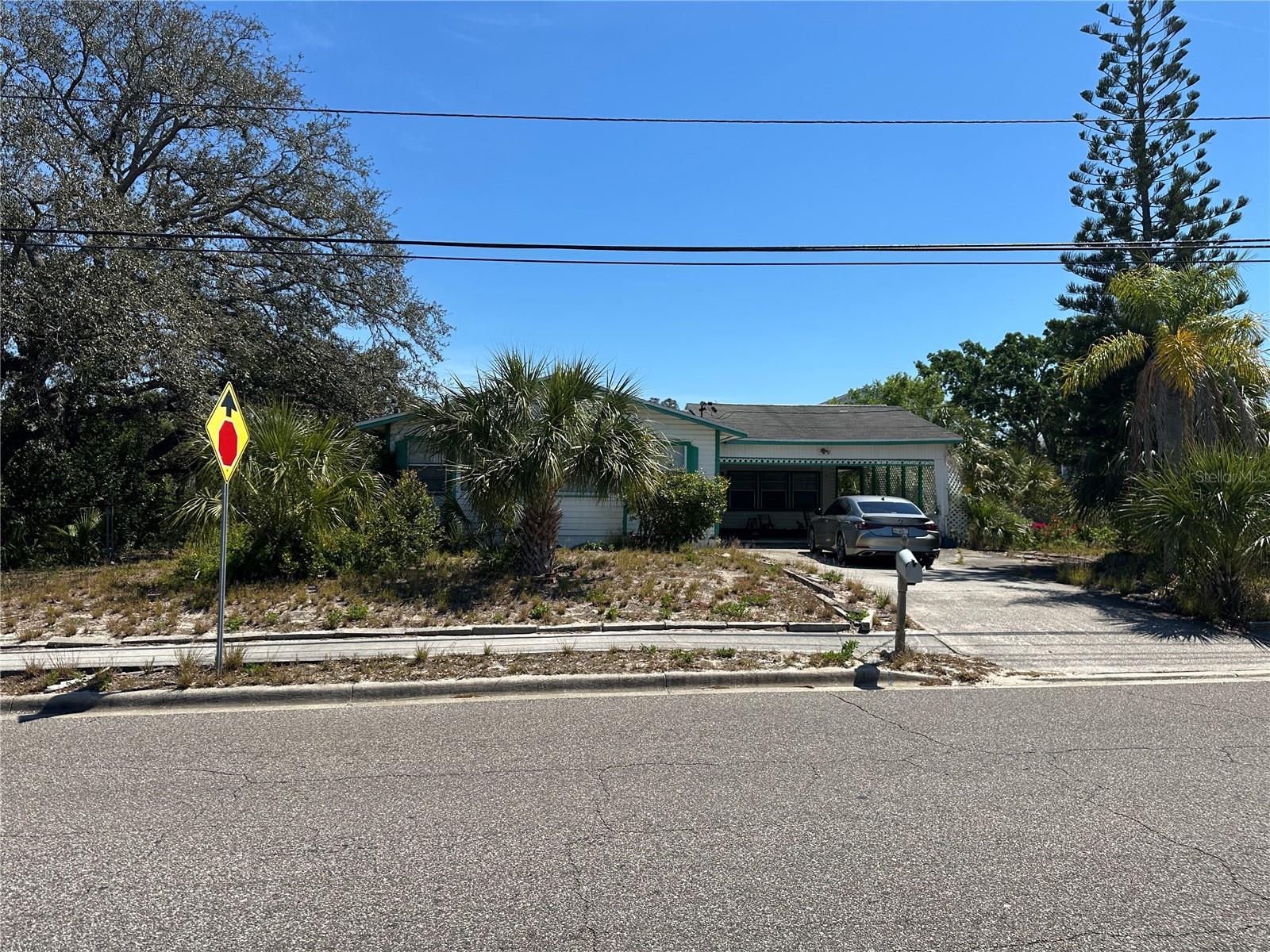 609 S. DISSTON AVE AVE, TARPON SPRINGS, FL, 34689