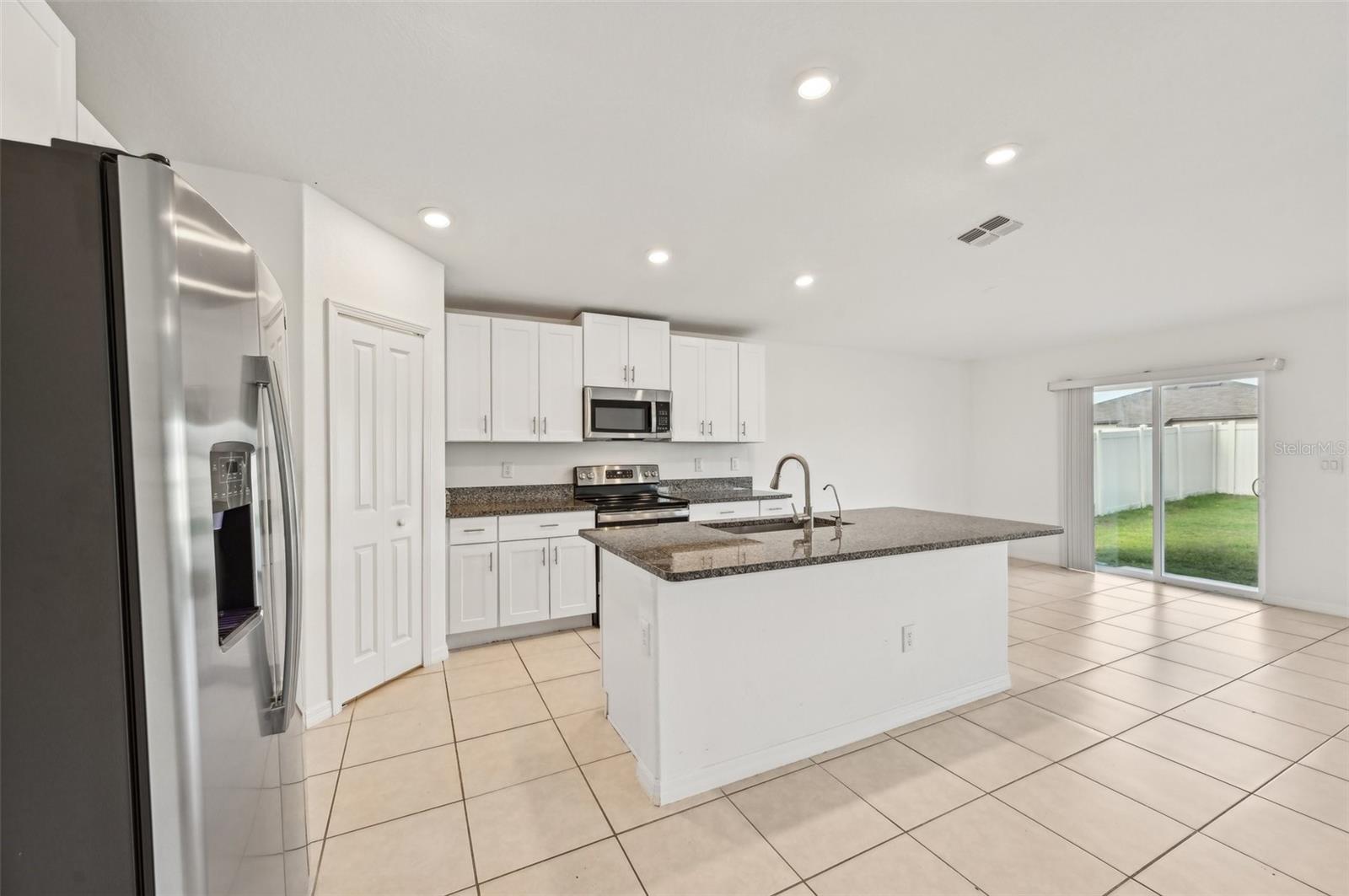 15709 HUNTER SPRINGS PL, SUN CITY CENTER, FL, 33573
