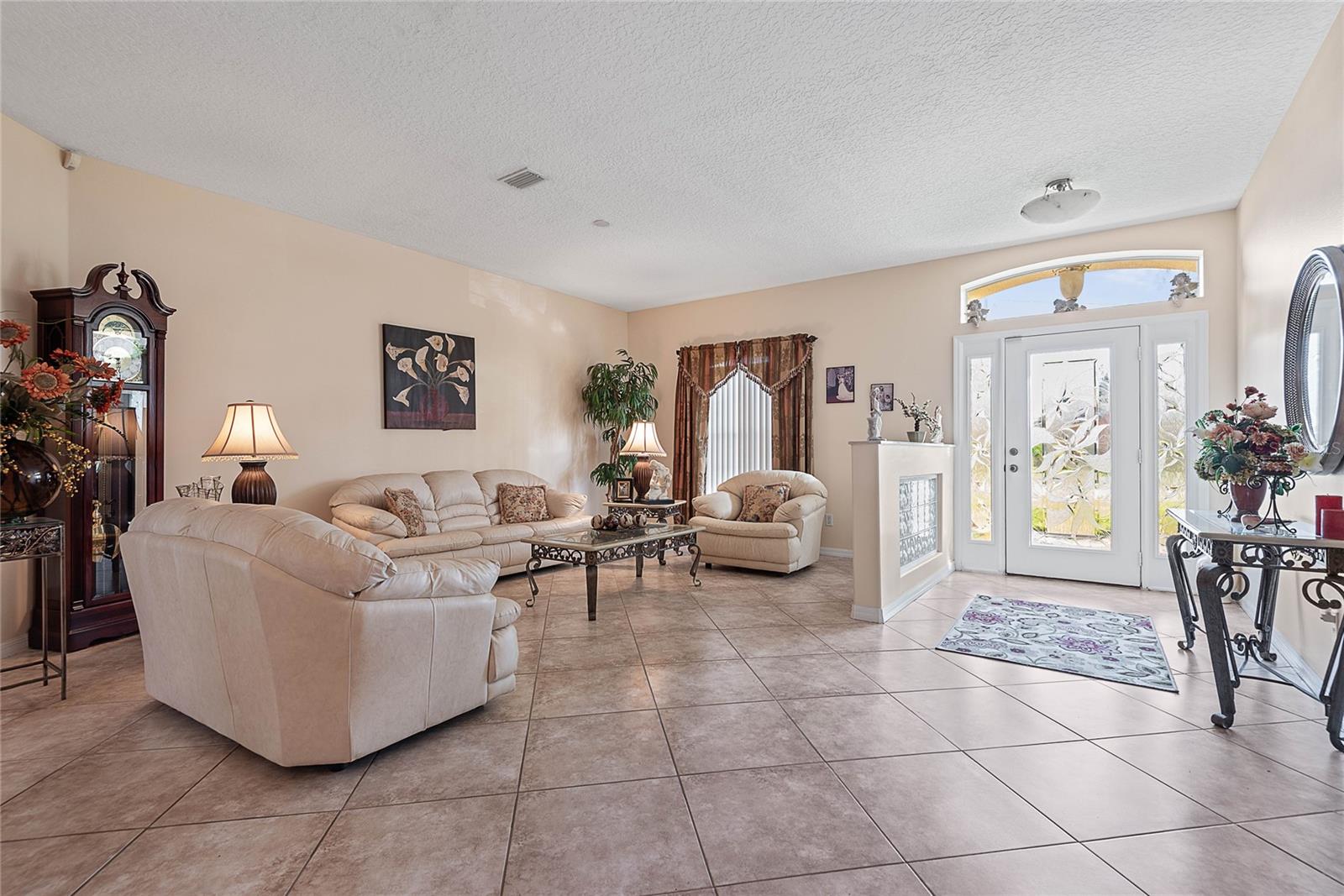 16 LONDON DR, PALM COAST, FL, 32137
