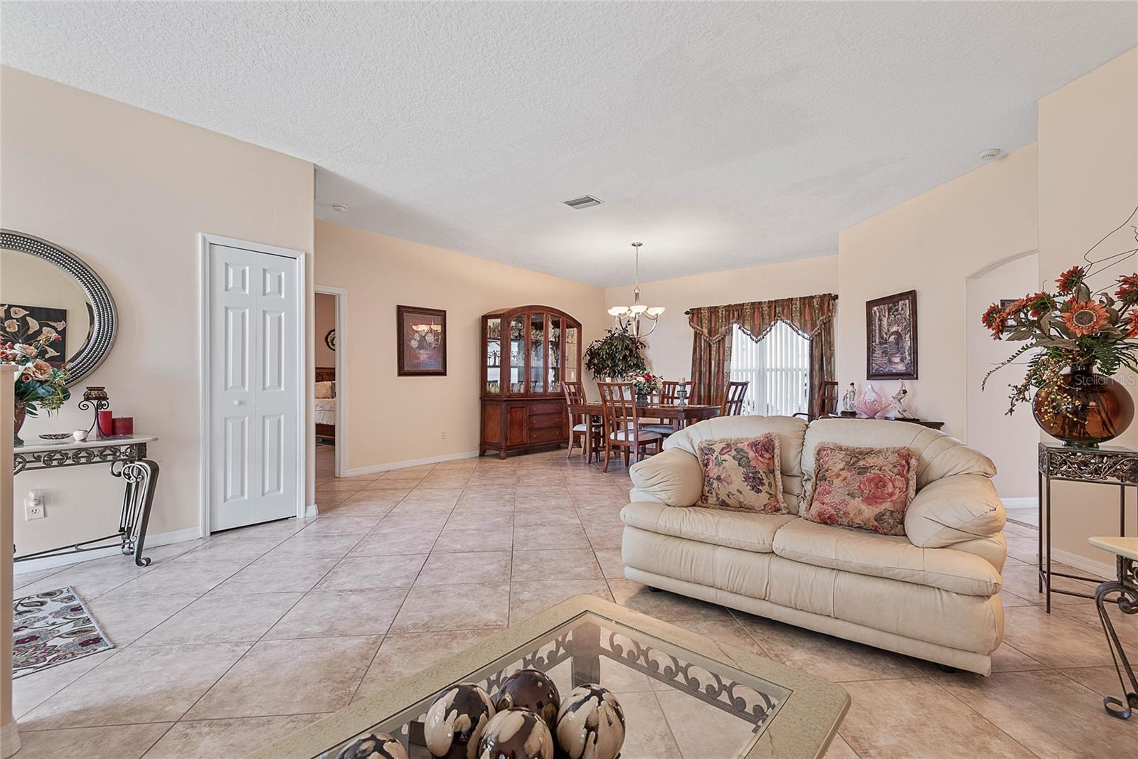 16 LONDON DR, PALM COAST, FL, 32137