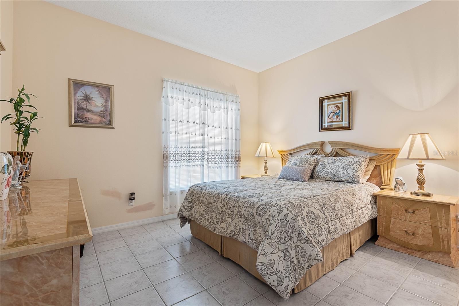 16 LONDON DR, PALM COAST, FL, 32137