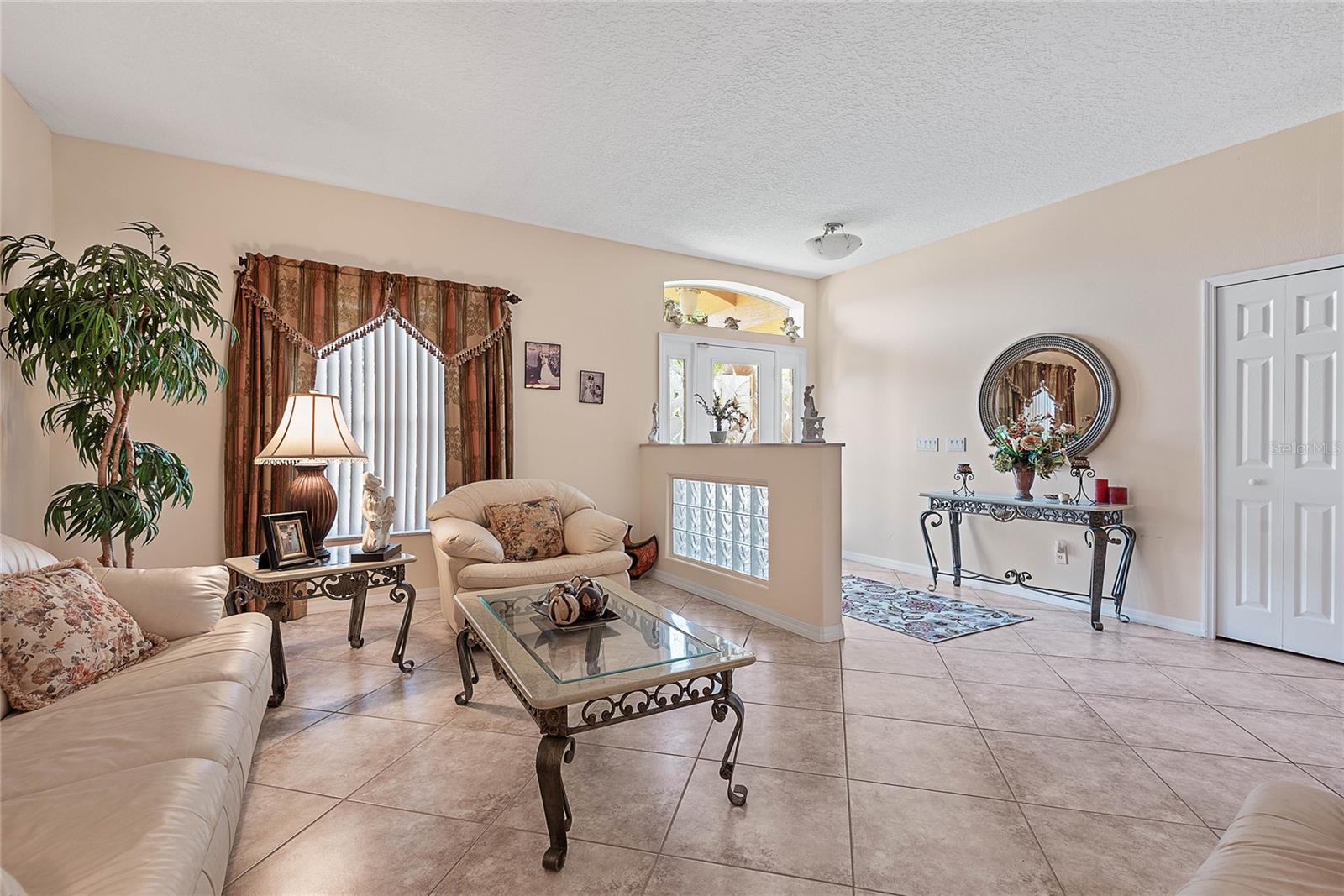 16 LONDON DR, PALM COAST, FL, 32137