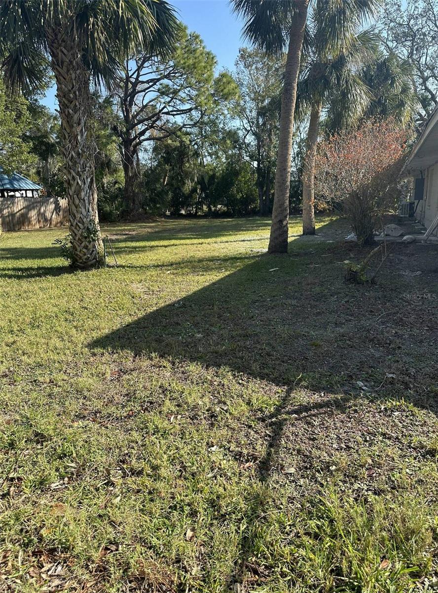 10345 NE SAN MARTIN BLVD, ST PETERSBURG, FL, 33702