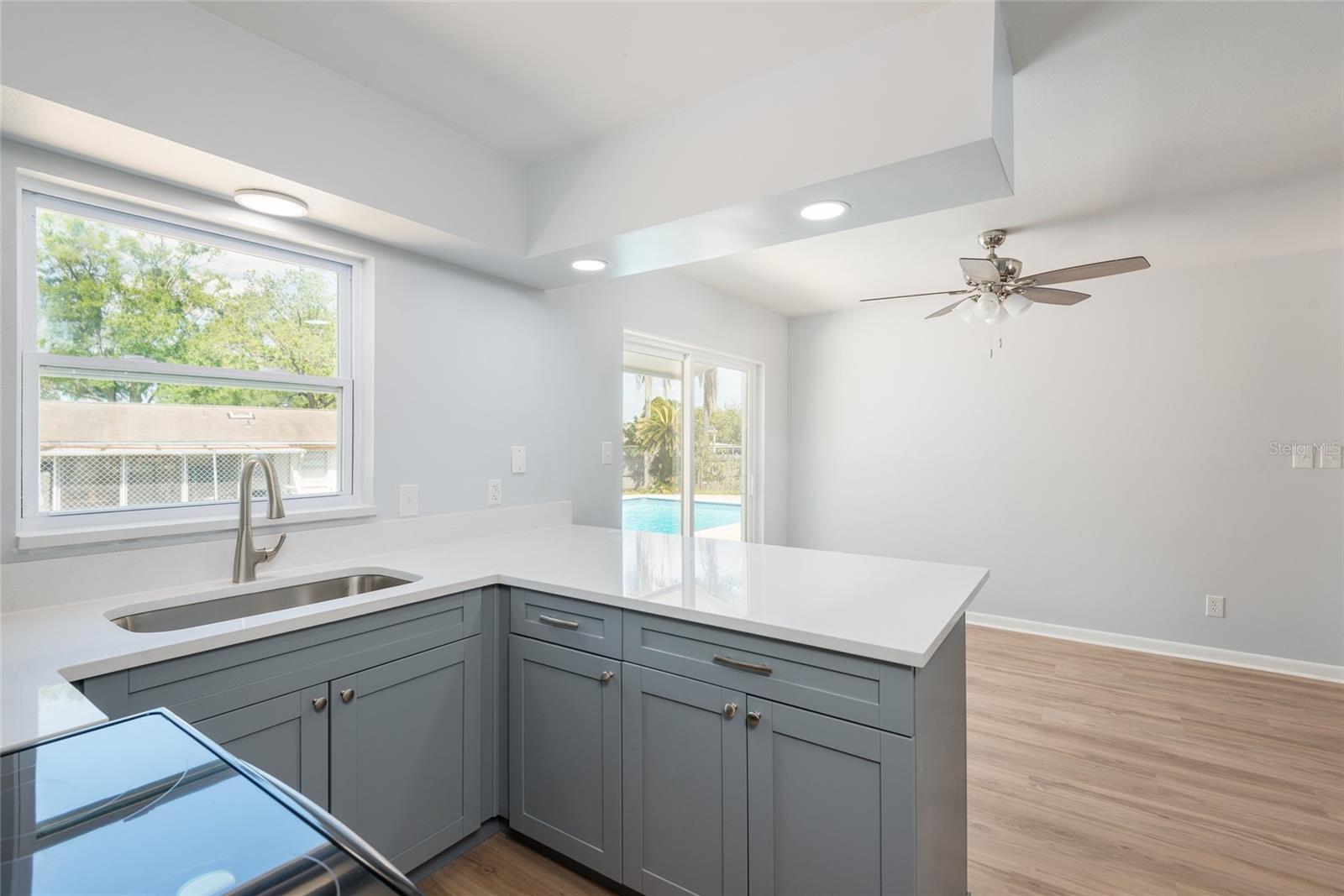 2104 VALLEYBROOK AVE, VALRICO, FL, 33594