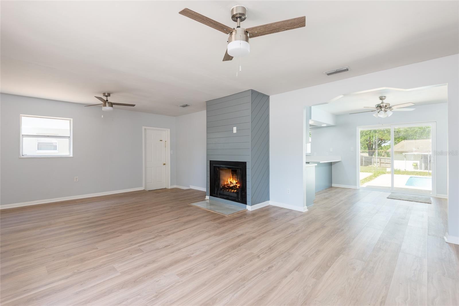 2104 VALLEYBROOK AVE, VALRICO, FL, 33594