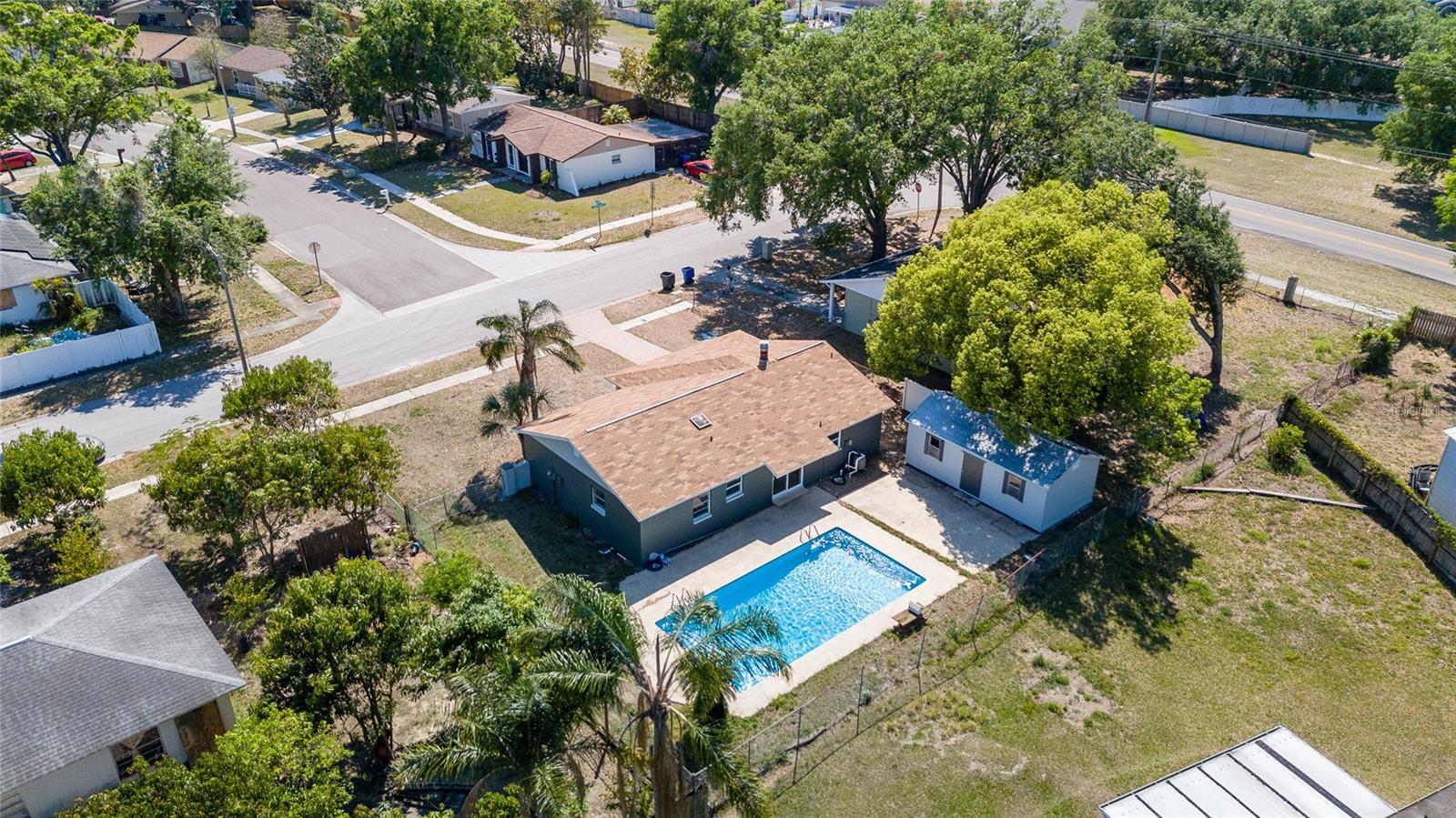 2104 VALLEYBROOK AVE, VALRICO, FL, 33594