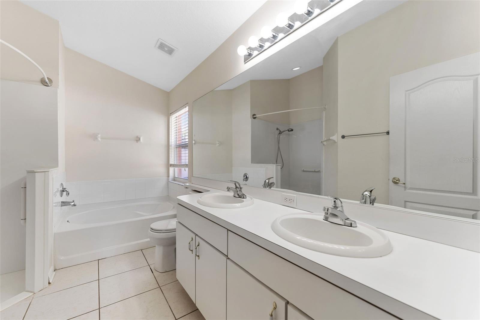 701 SOMERSTONE DR, VALRICO, FL, 33594
