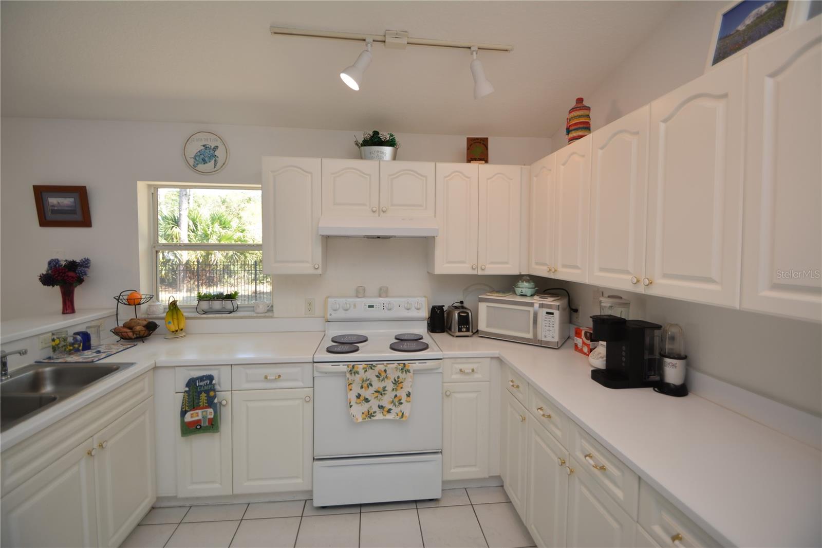 18 WHISPERING PINE DR, PALM COAST, FL, 32164