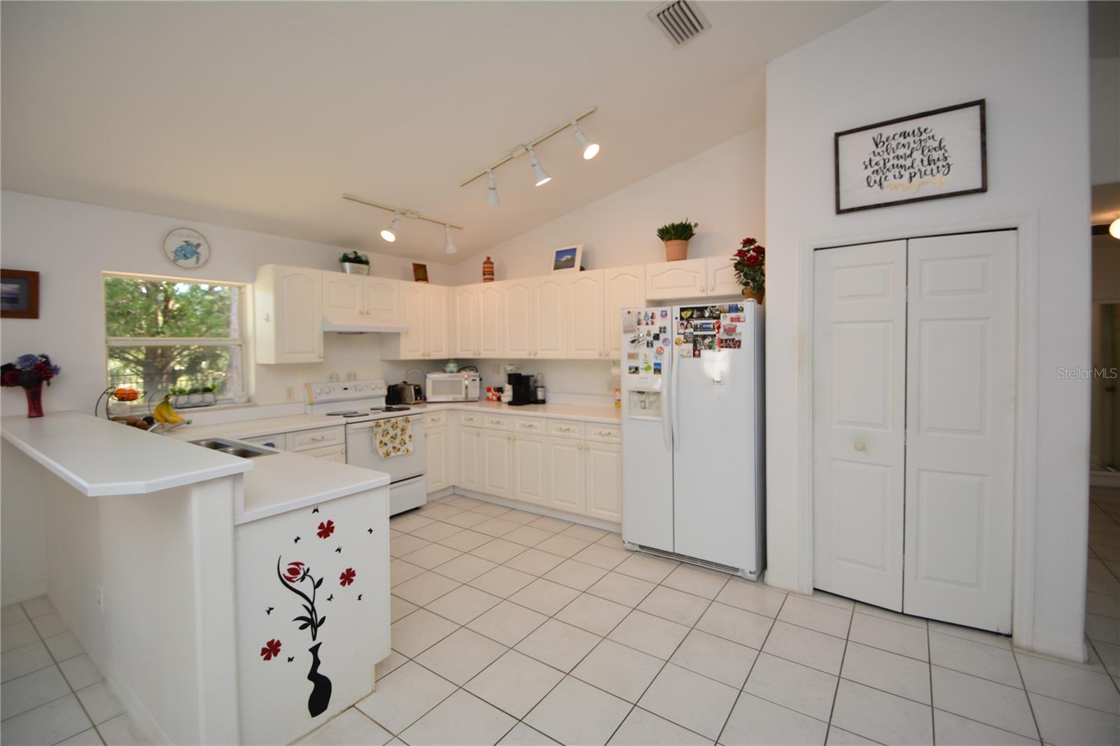 18 WHISPERING PINE DR, PALM COAST, FL, 32164