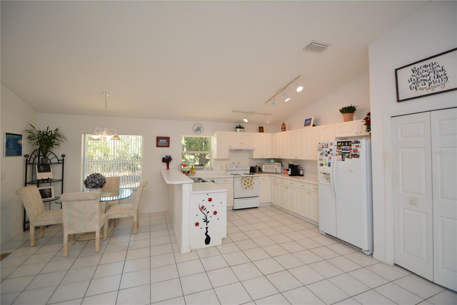 18 WHISPERING PINE DR, PALM COAST, FL, 32164