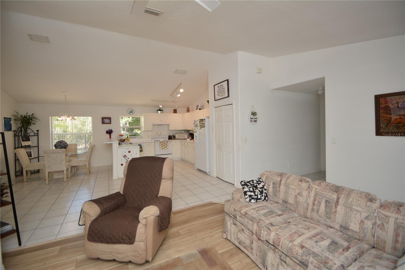 18 WHISPERING PINE DR, PALM COAST, FL, 32164