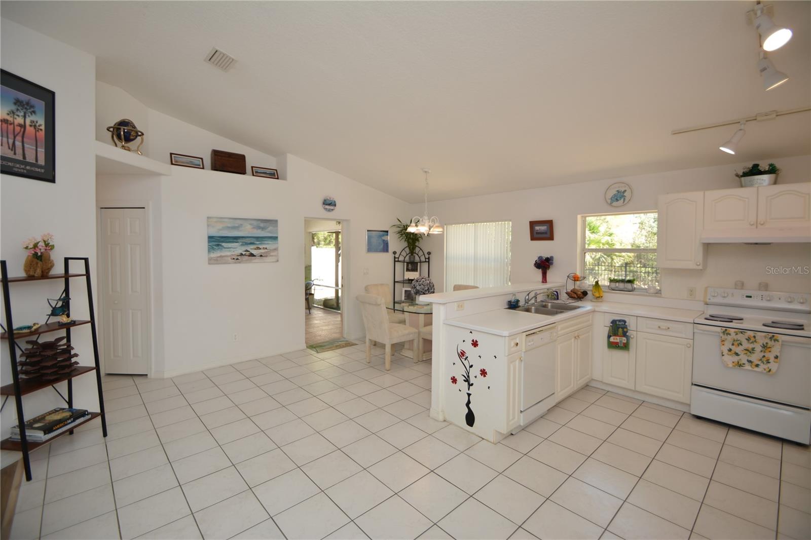 18 WHISPERING PINE DR, PALM COAST, FL, 32164
