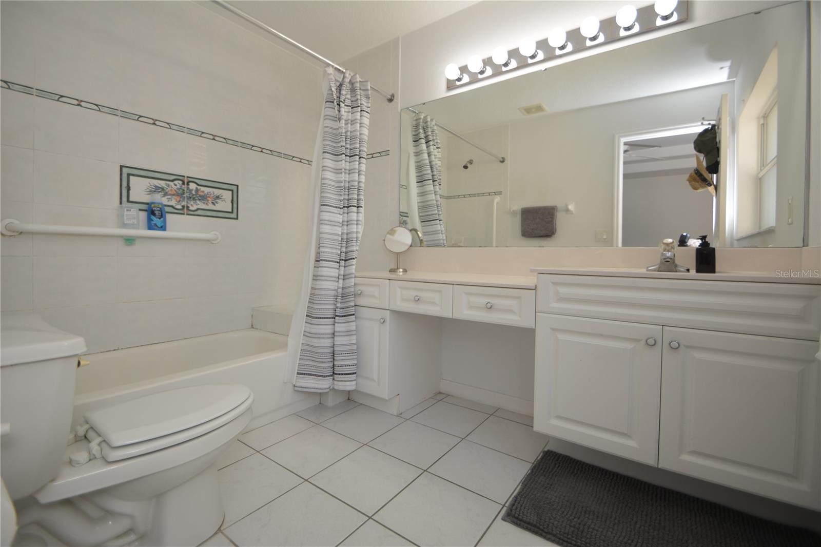 18 WHISPERING PINE DR, PALM COAST, FL, 32164