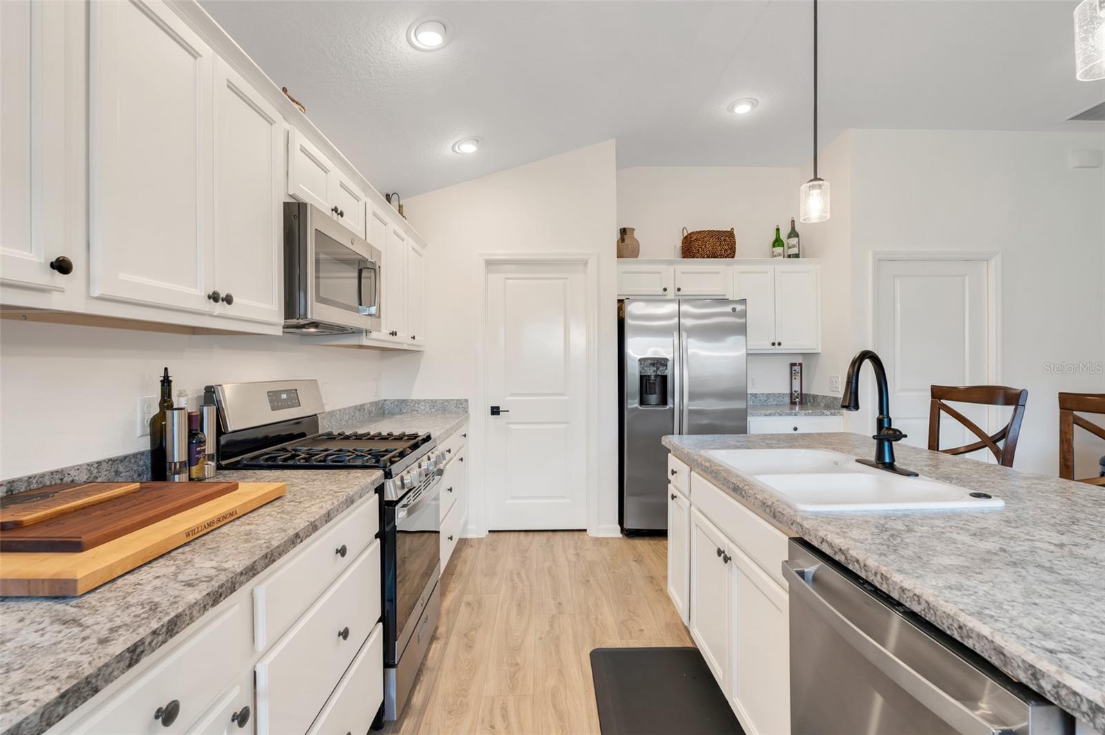 2775 NAVY HILL CIR, THE VILLAGES, FL, 32163