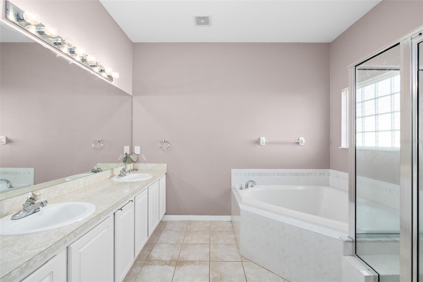 5914 WRENWATER DR, LITHIA, FL, 33547