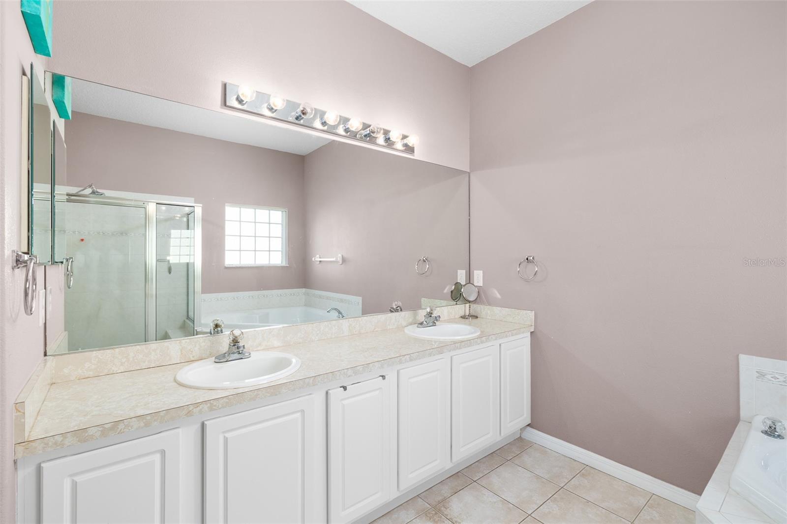 5914 WRENWATER DR, LITHIA, FL, 33547