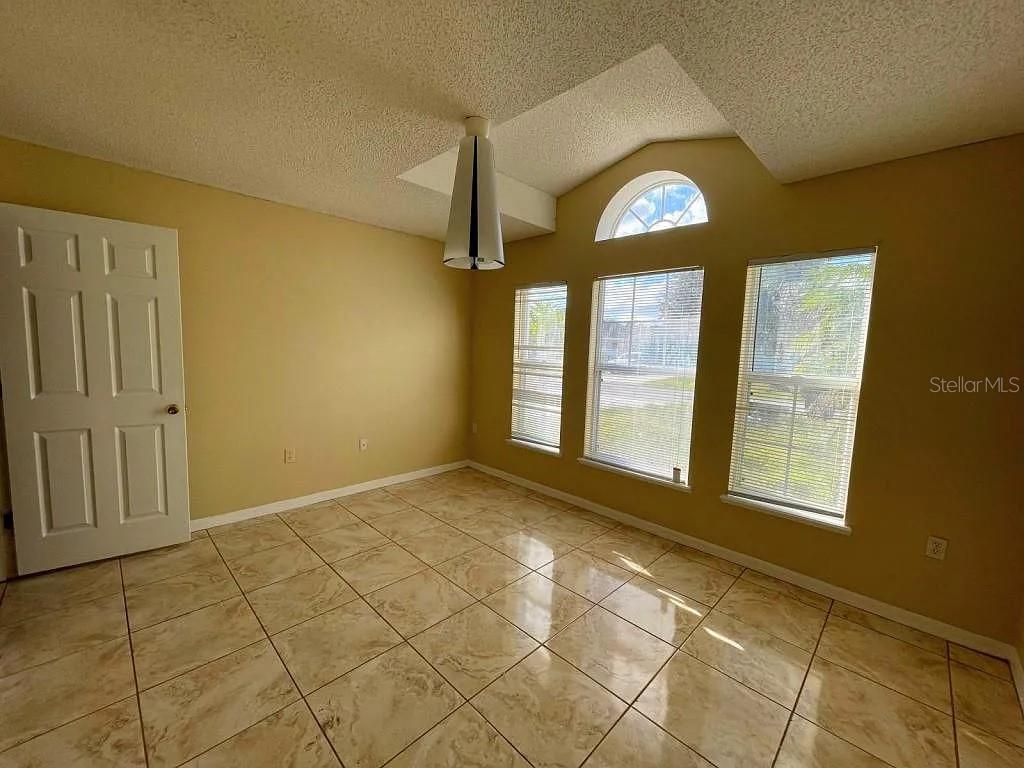 909 DERBYSHIRE DR, KISSIMMEE, FL, 34758