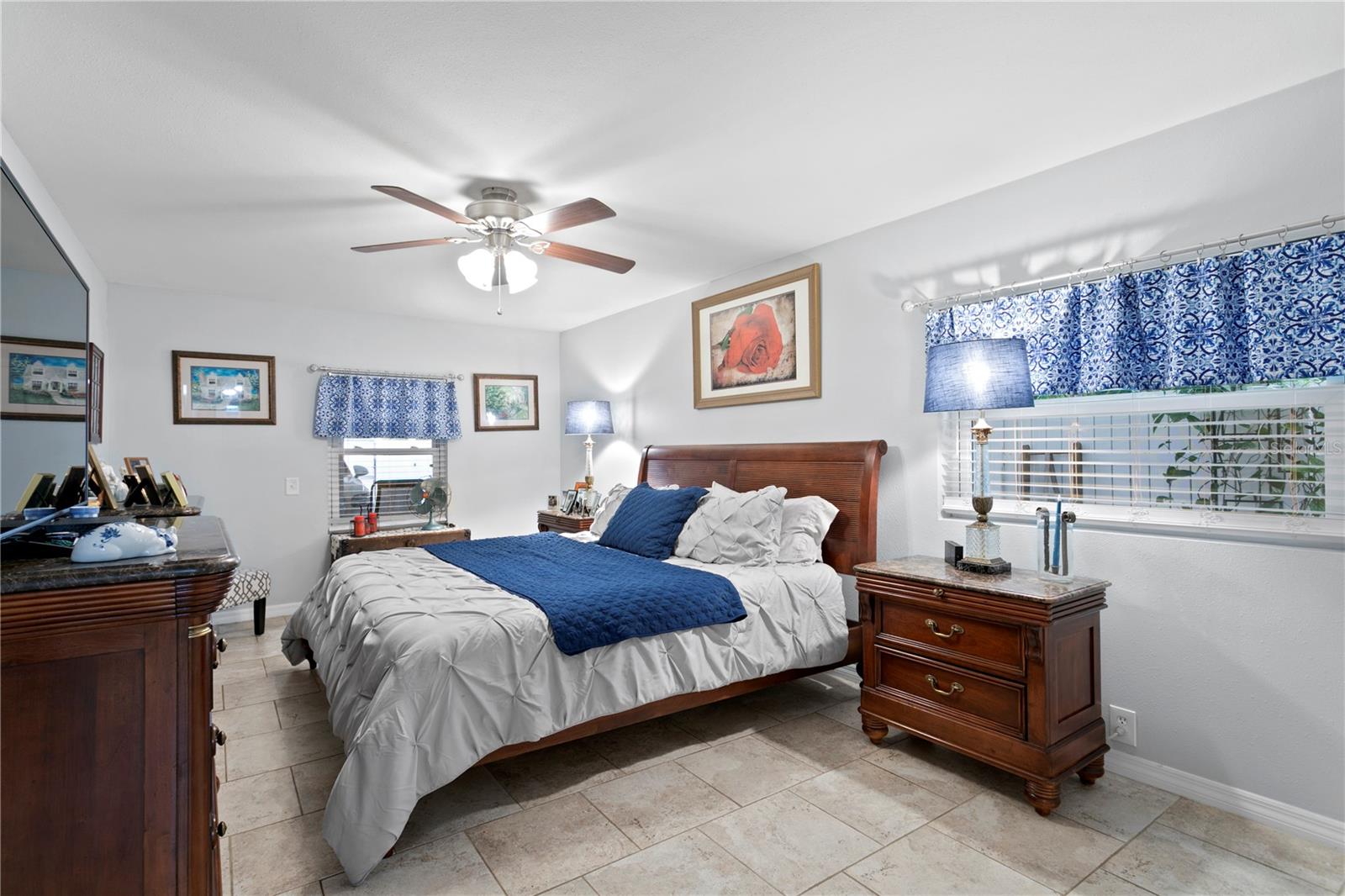 860 25TH AVE N, ST PETERSBURG, FL, 33704