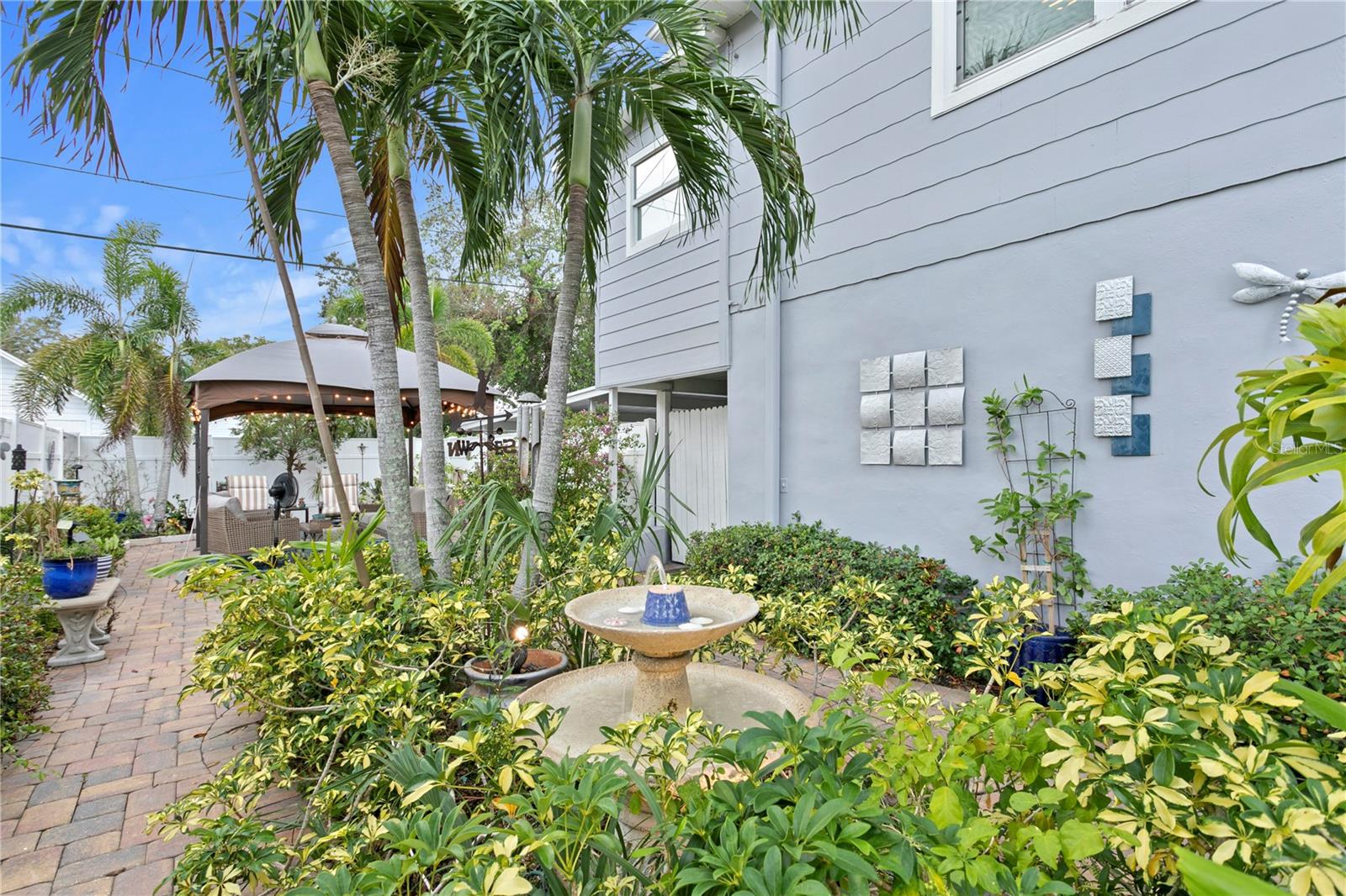 860 25TH AVE N, ST PETERSBURG, FL, 33704