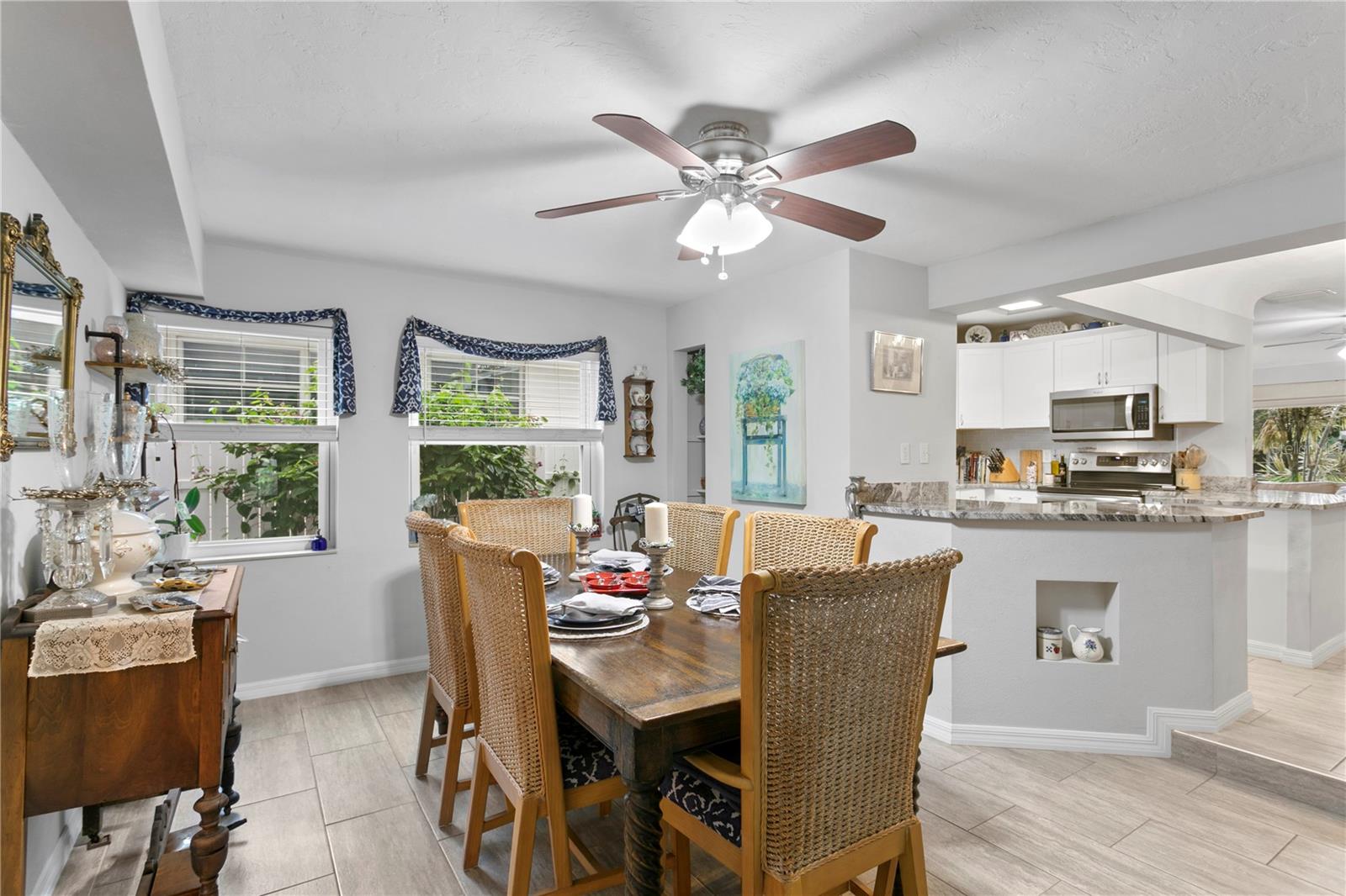 860 25TH AVE N, ST PETERSBURG, FL, 33704