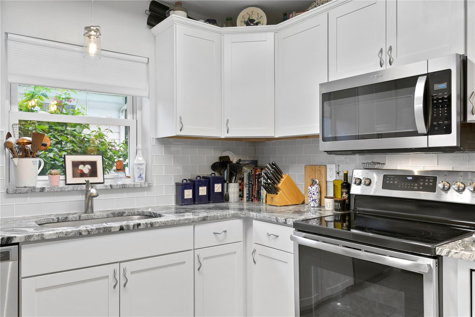 860 25TH AVE N, ST PETERSBURG, FL, 33704