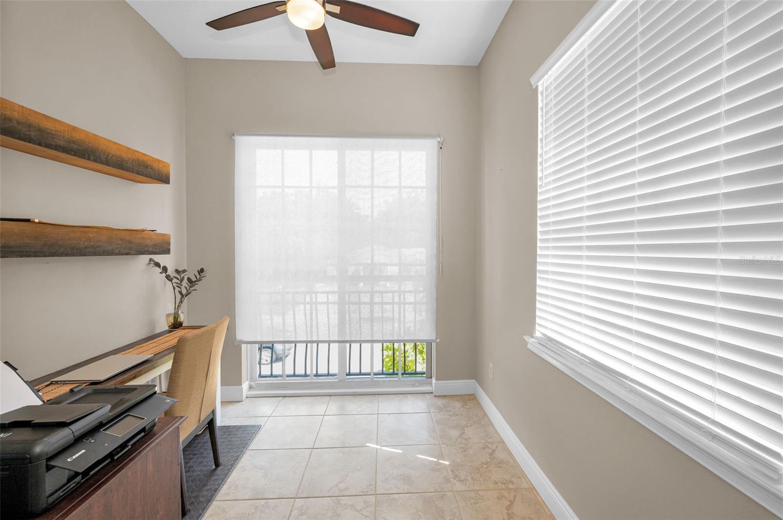 Breakfast Nook/ Office Space just off kitchen