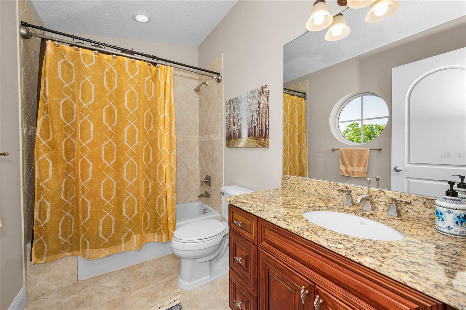 Ensuite bath to bedroom 3