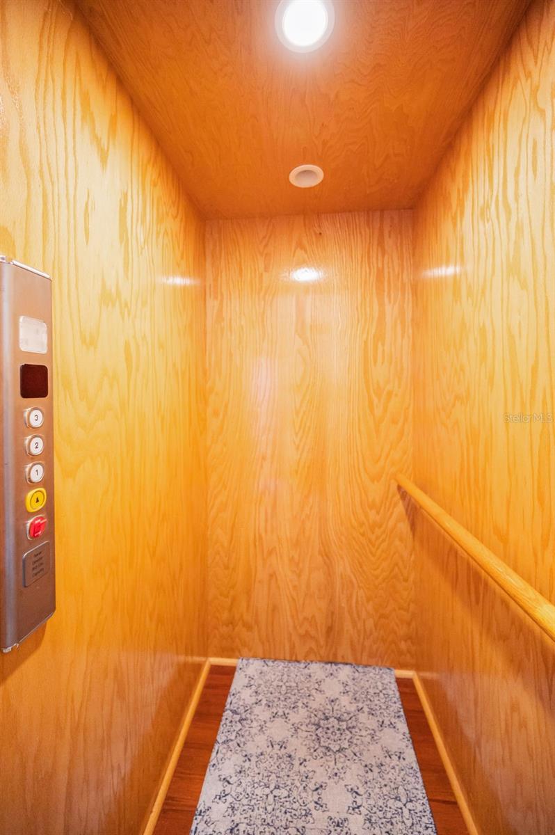 Elevator goes from garage to level 3