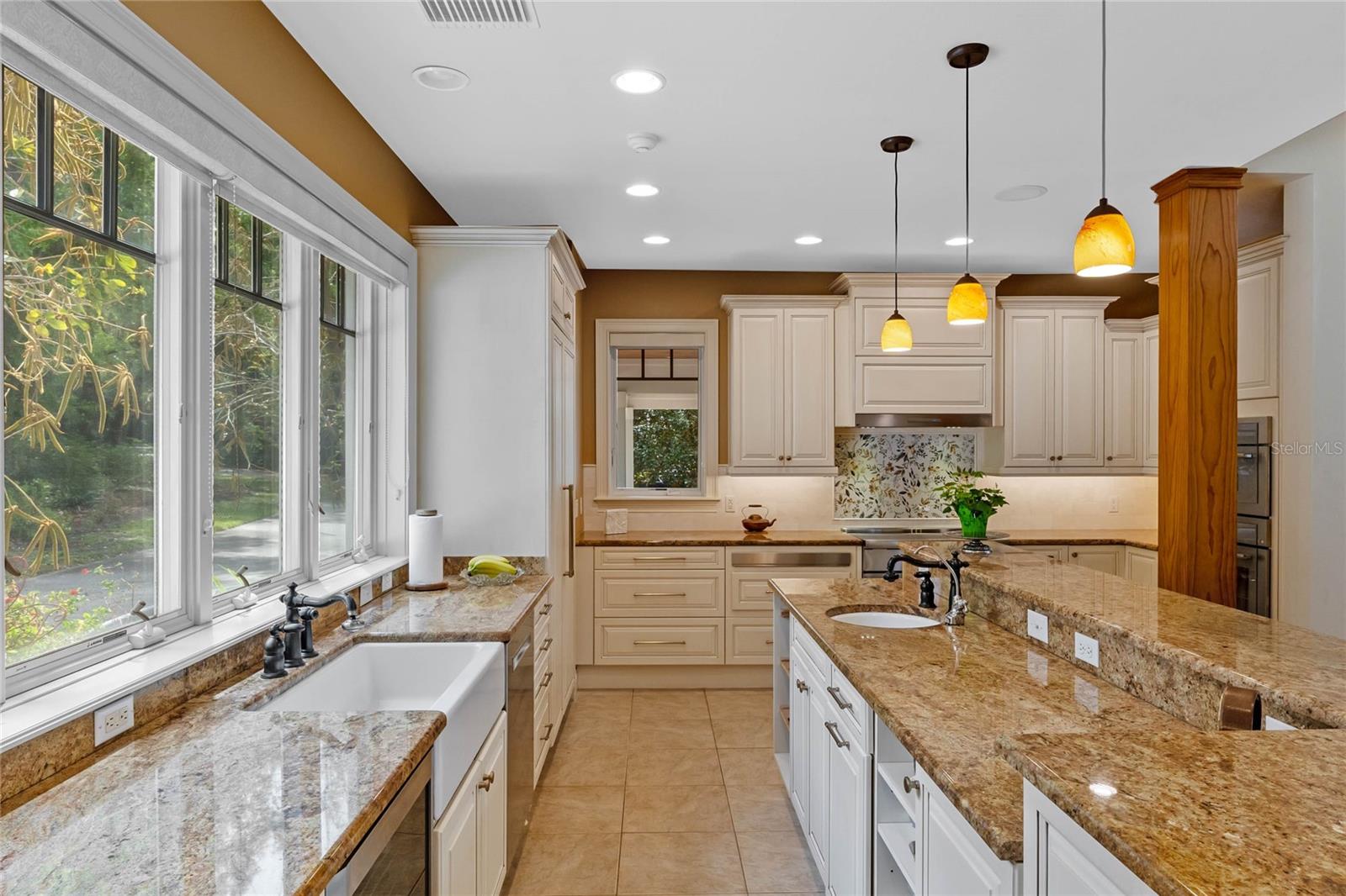 1417 OLYMPIA AVE, MOUNT DORA, FL, 32757