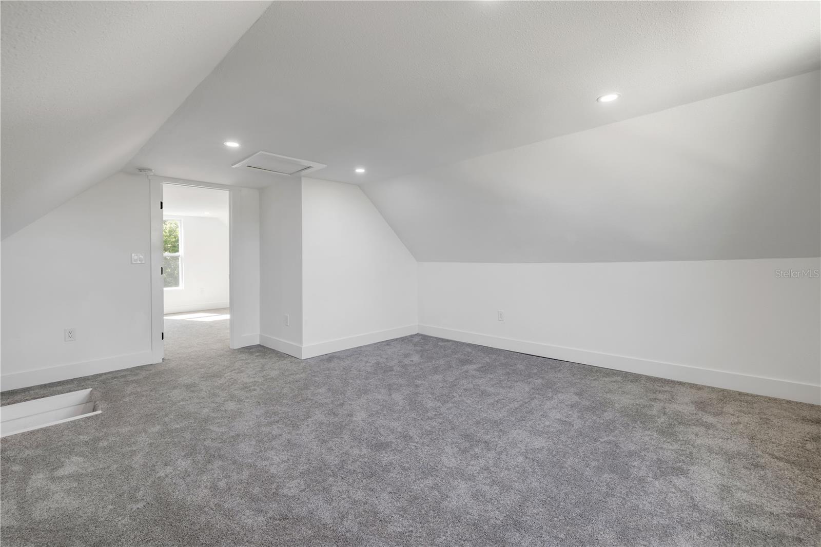 182 HOWES ST, OAK HILL, FL, 32759