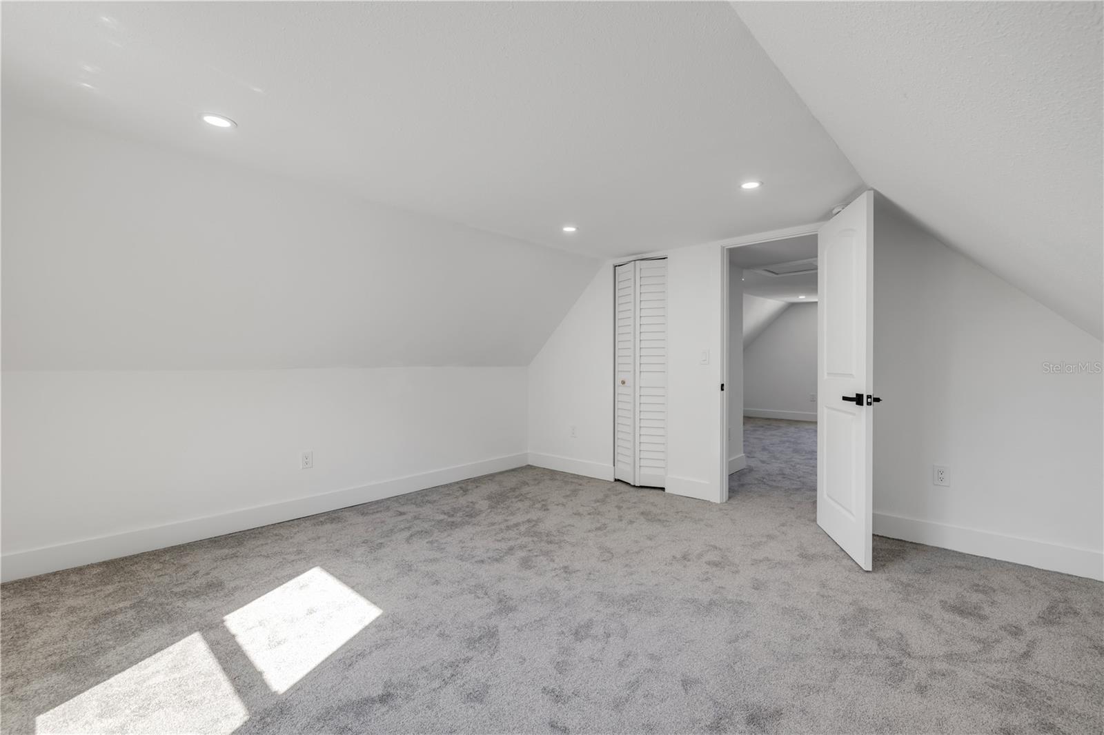 182 HOWES ST, OAK HILL, FL, 32759