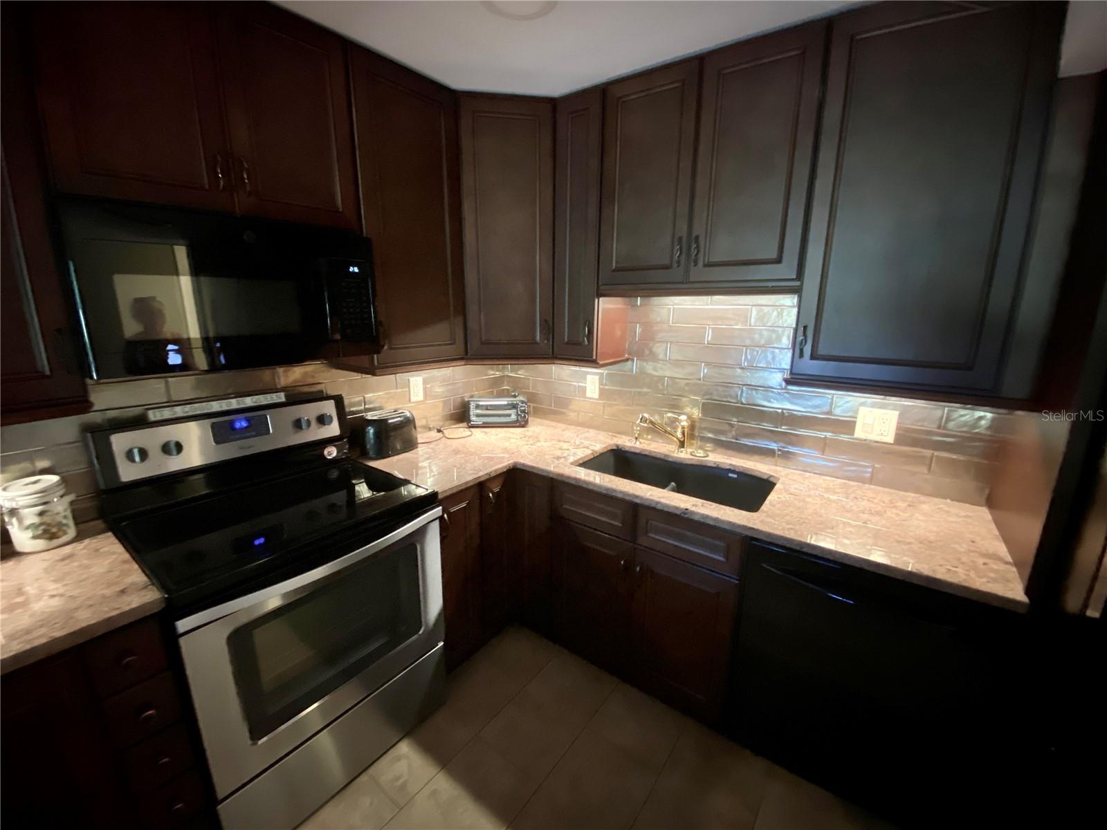 425 30TH AVE W #C112, BRADENTON, FL, 34205