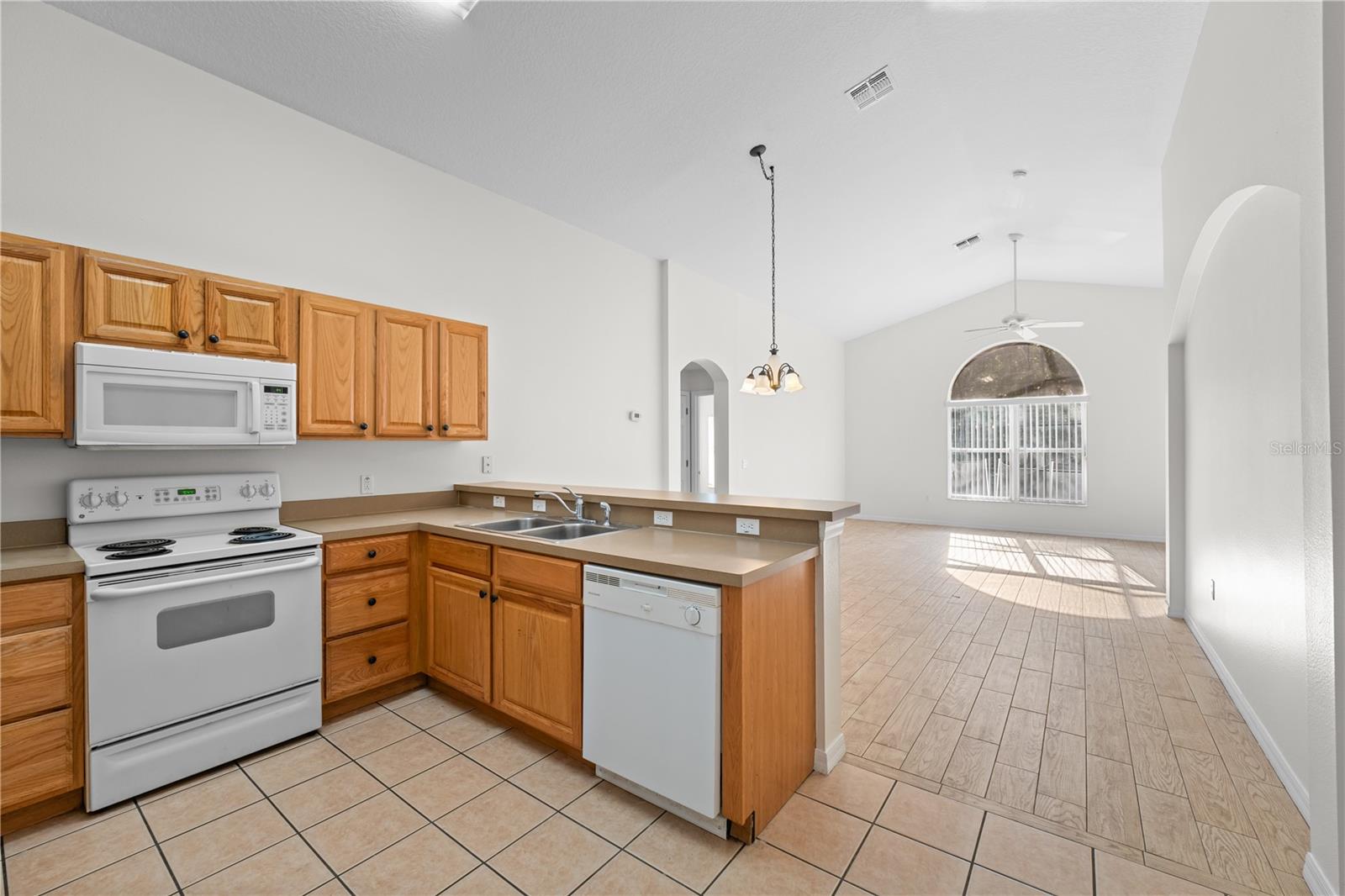 4712 CUMBRIAN LAKES DR, KISSIMMEE, FL, 34746