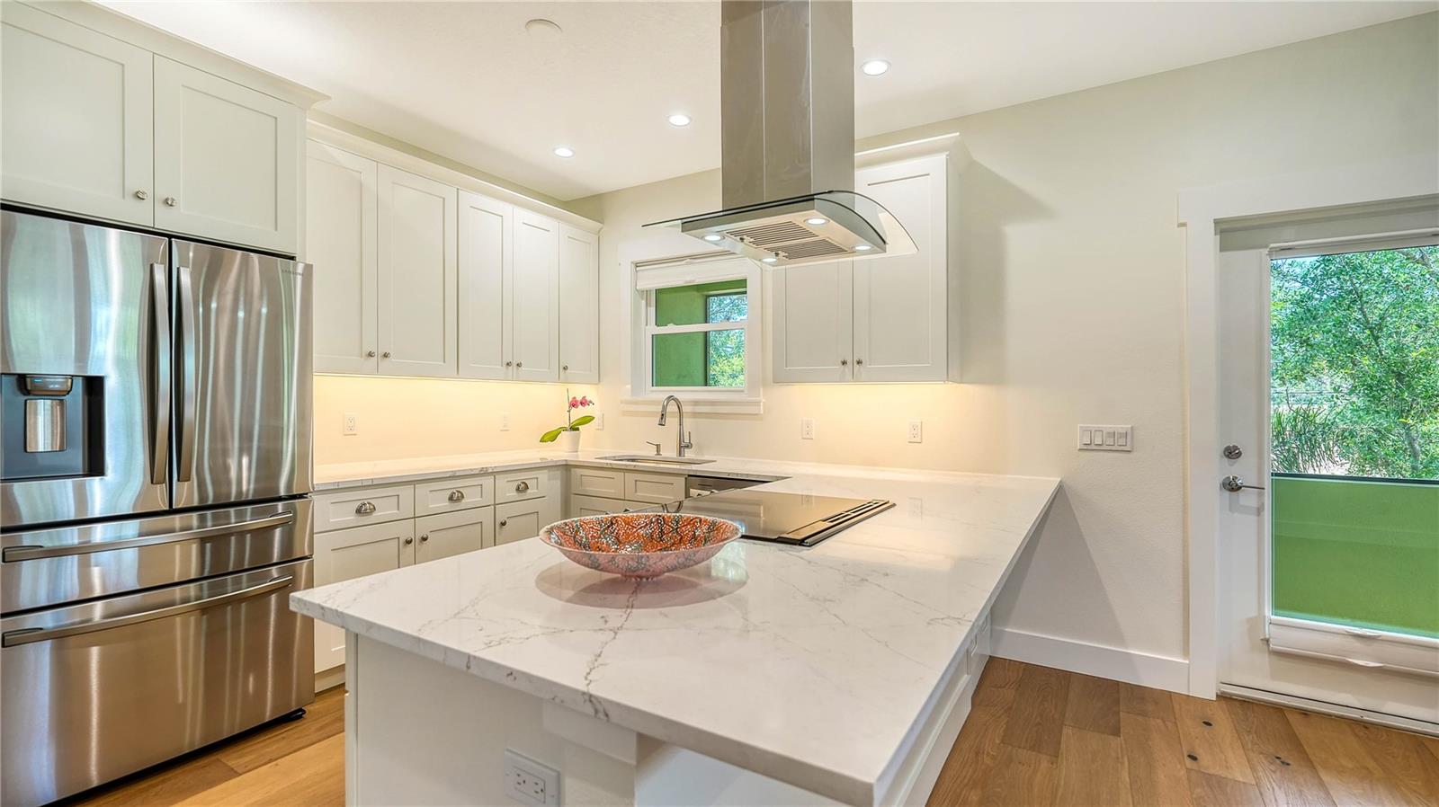 2739A TEMPLE ST, SARASOTA, FL, 34239