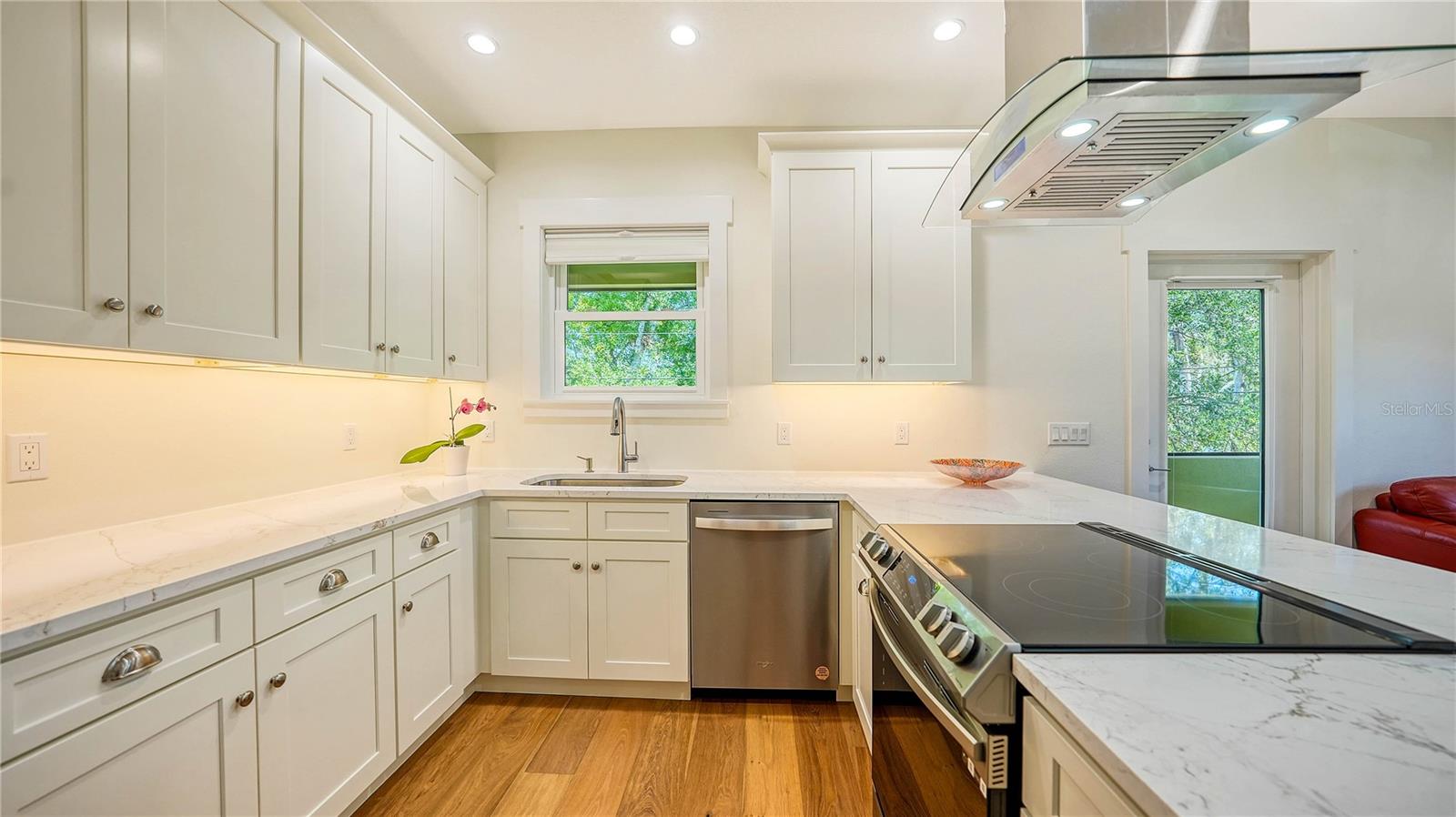 2739A TEMPLE ST, SARASOTA, FL, 34239