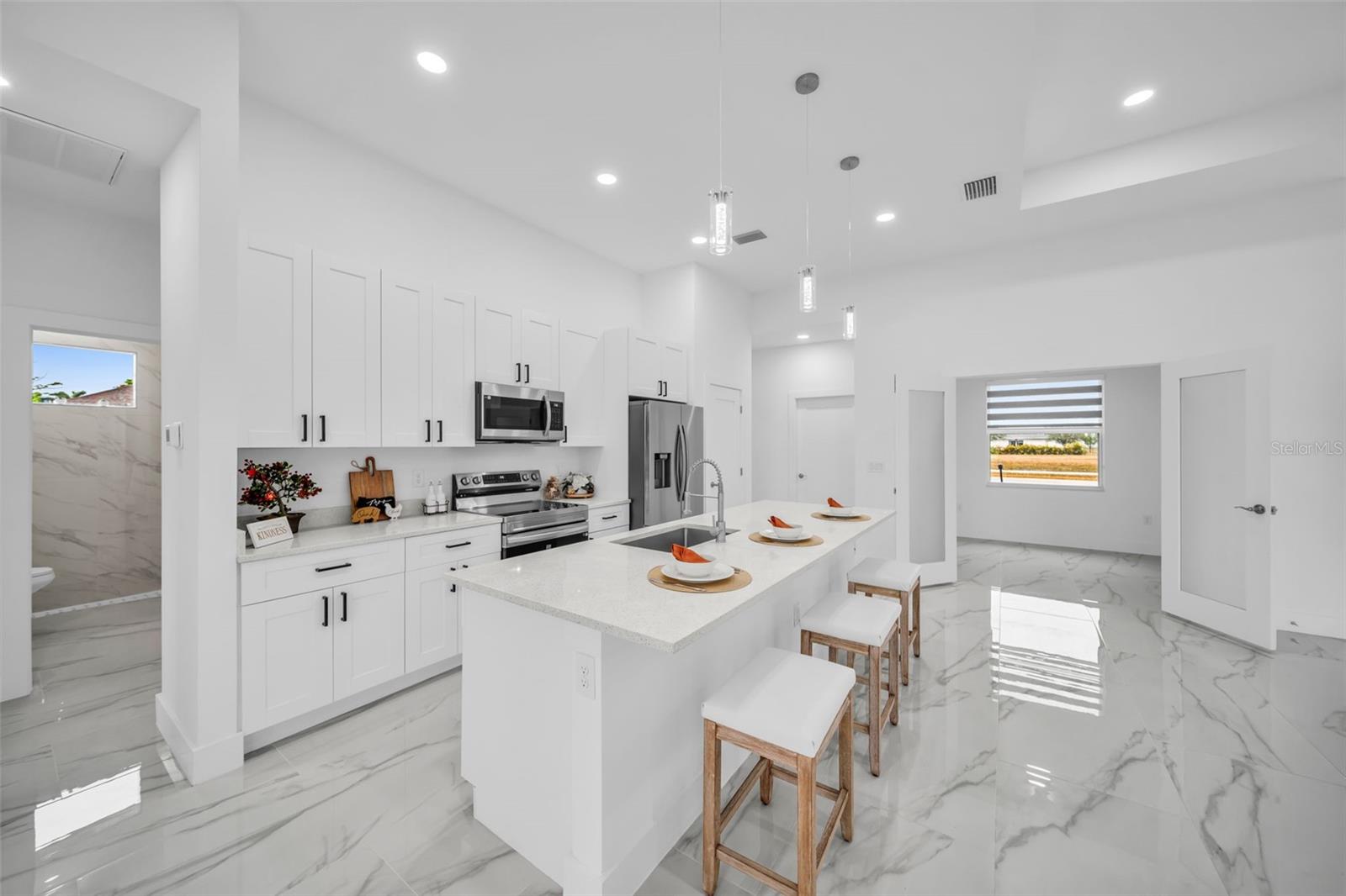 1846 DIPLOMAT PKWY W, CAPE CORAL, FL, 33993