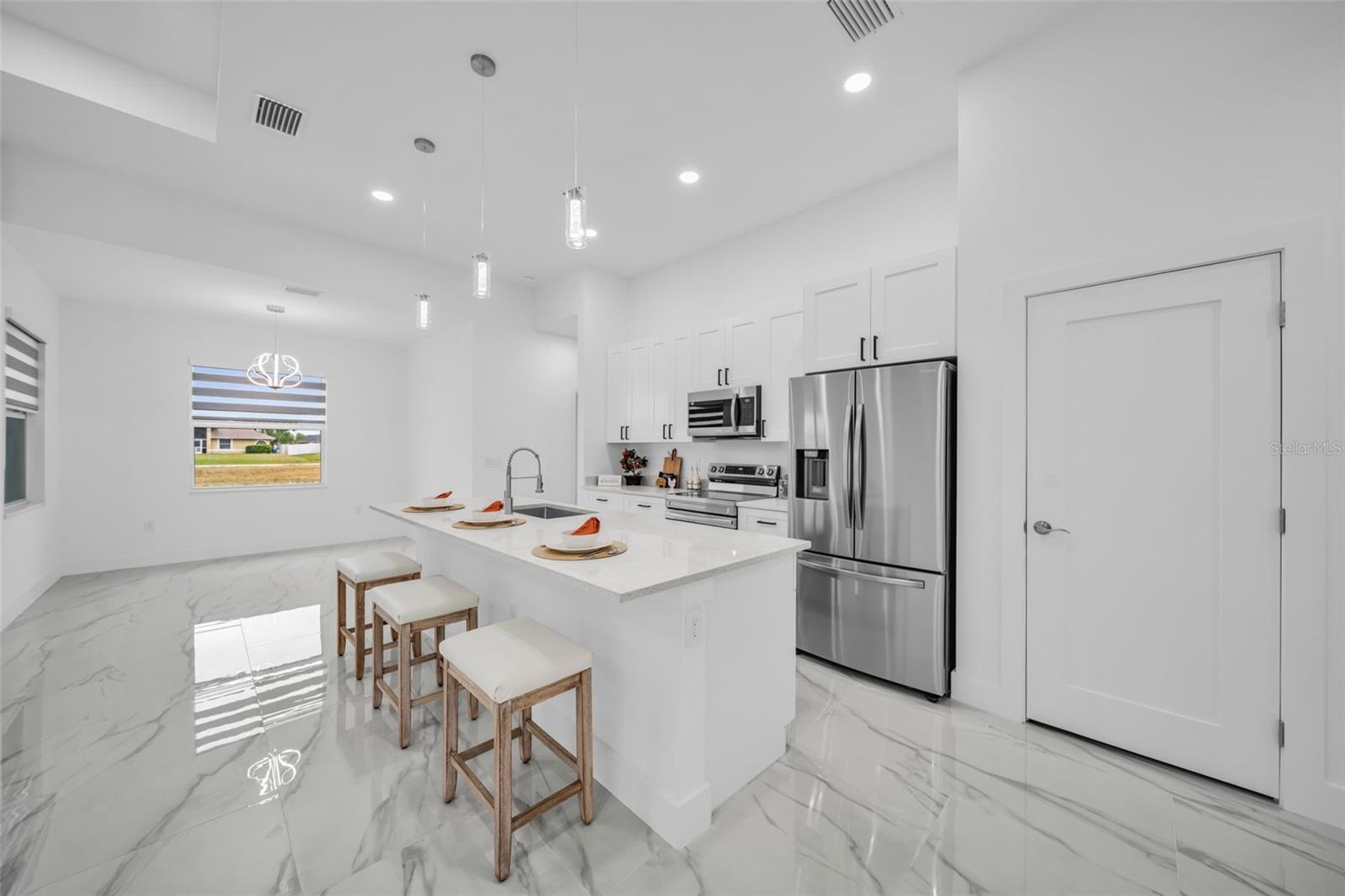 1846 DIPLOMAT PKWY W, CAPE CORAL, FL, 33993