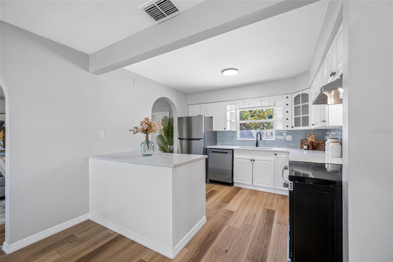 7250 12TH ST N, ST PETERSBURG, FL, 33702